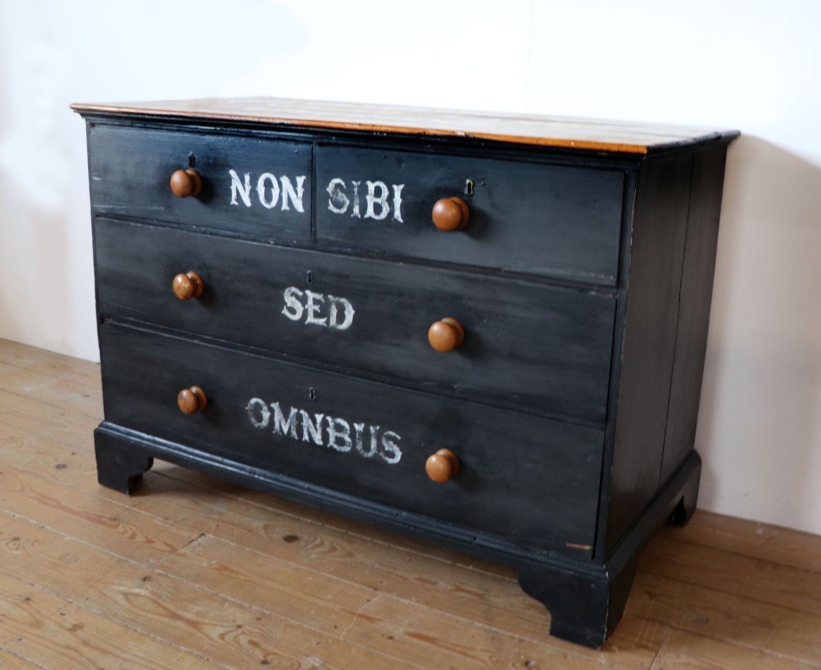 A Lovely Victorian Painted Pine Chest, Hand Sign Written Bluecoat School, Liverpool. photo vinterior