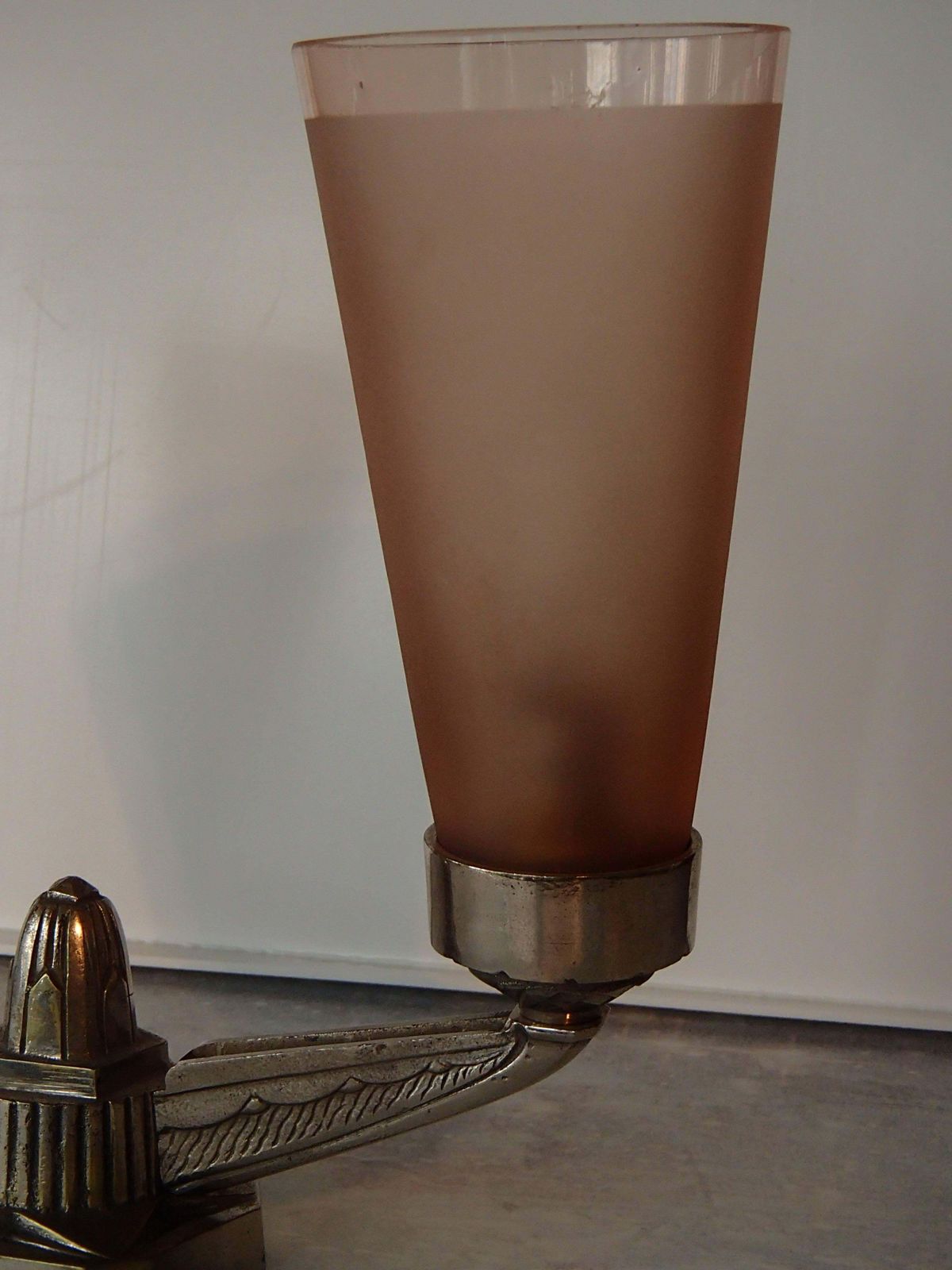 Elegant 1920s Table Lampe Pale Rose Frosted Glass Bronze Nickeled photo buy