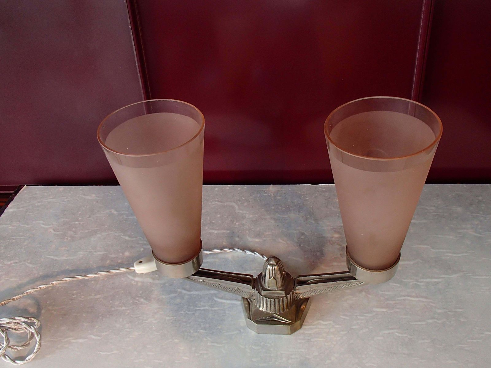 photo furniture Elegant 1920s Table Lampe Pale Rose Frosted Glass Bronze Nickeled