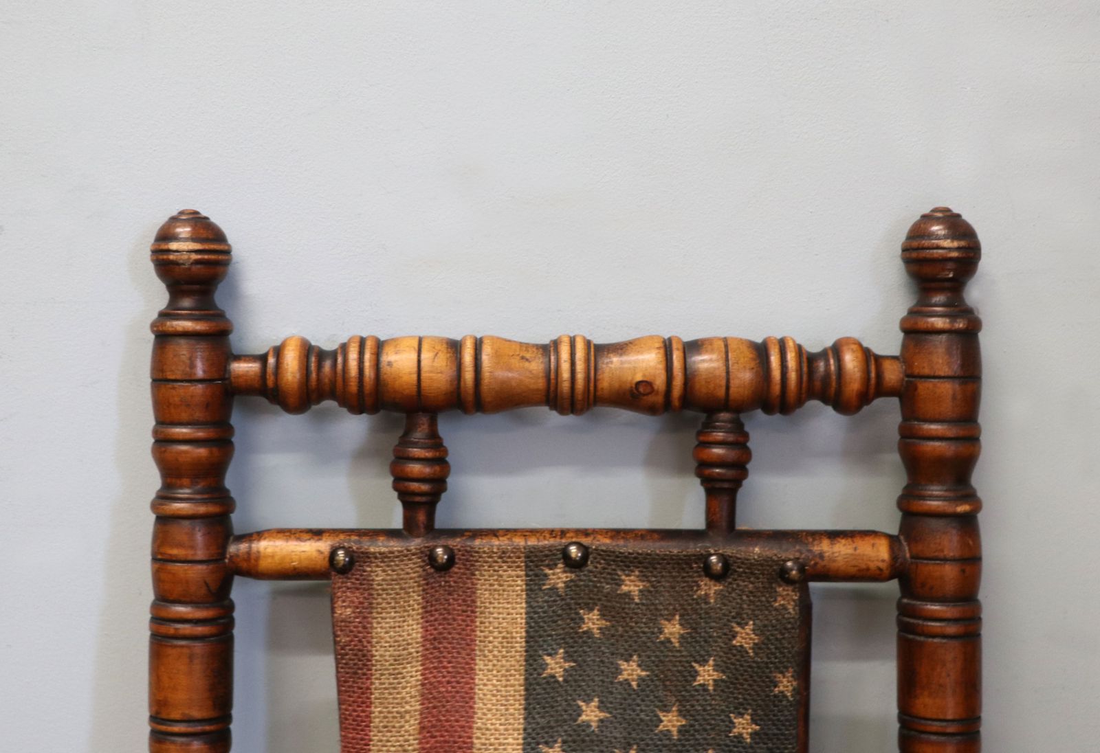 photo vinterior An Absolutely Lovely, Charming Late 19th Century American Child’s Rocking Chair.