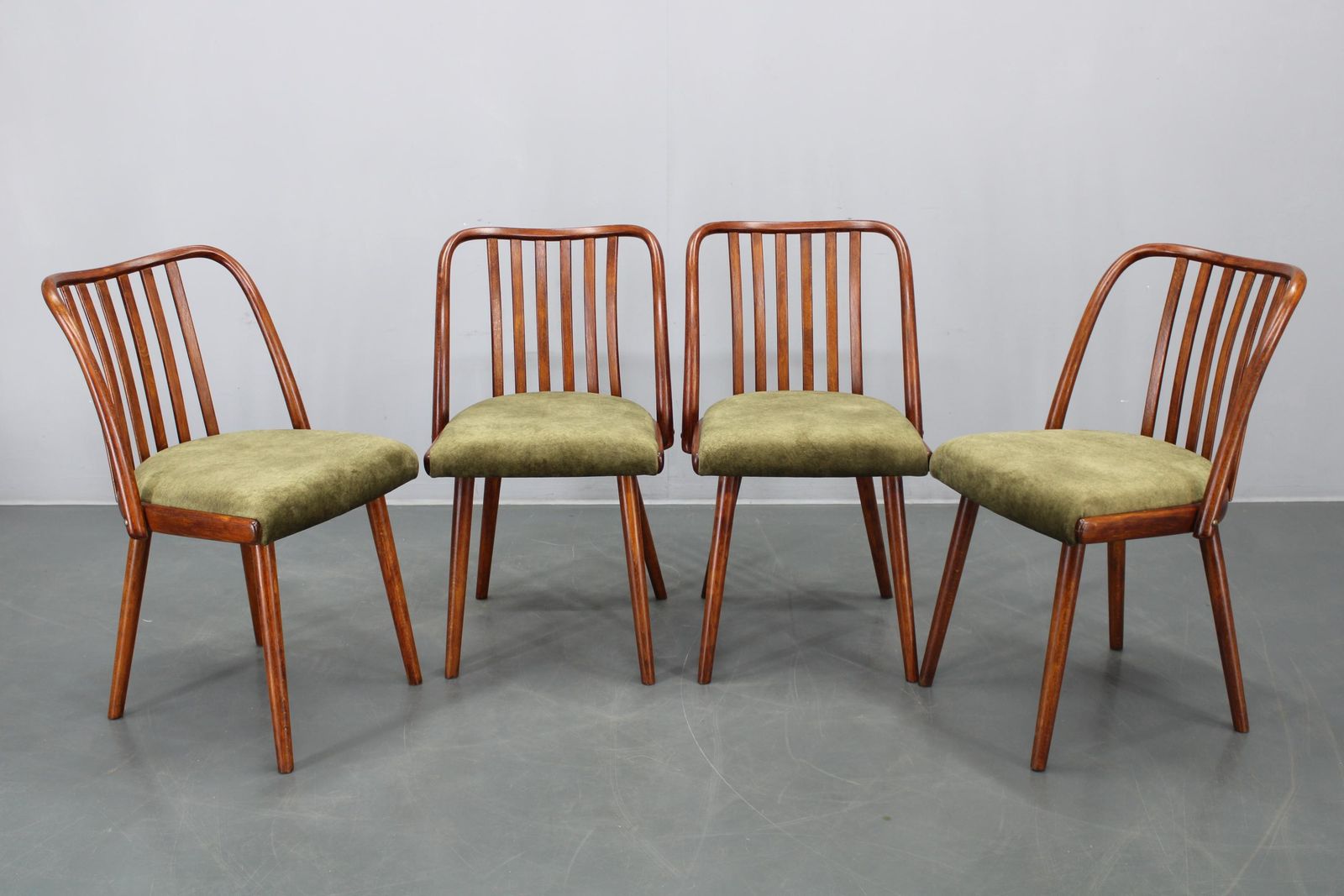 Set Of Four 1960s šuman Mid Century Beech Dining Chairs, Restored Upholstery photo furniture