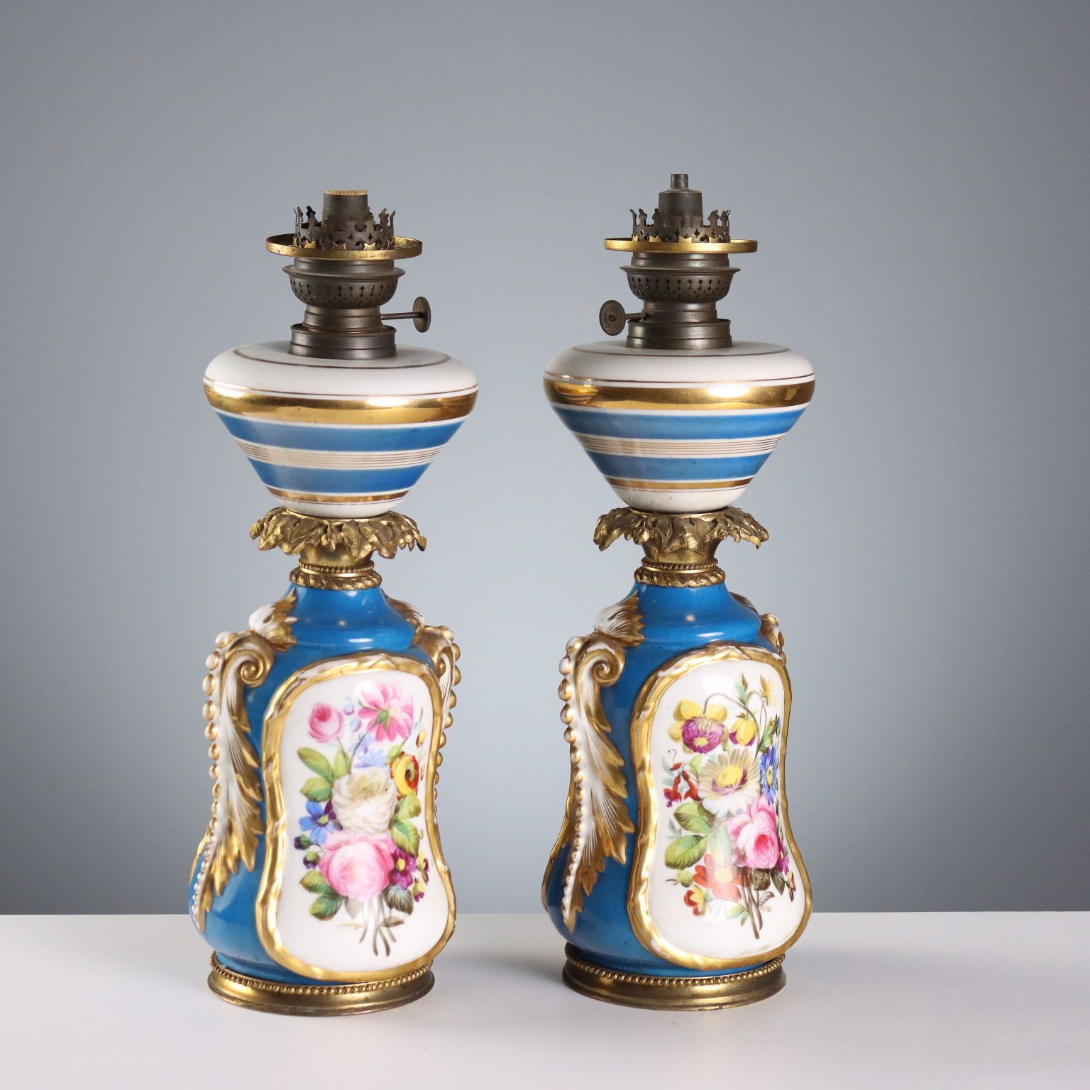photo furniture Antique Lamps Painted Ceramic Bronze Europe XIX Century