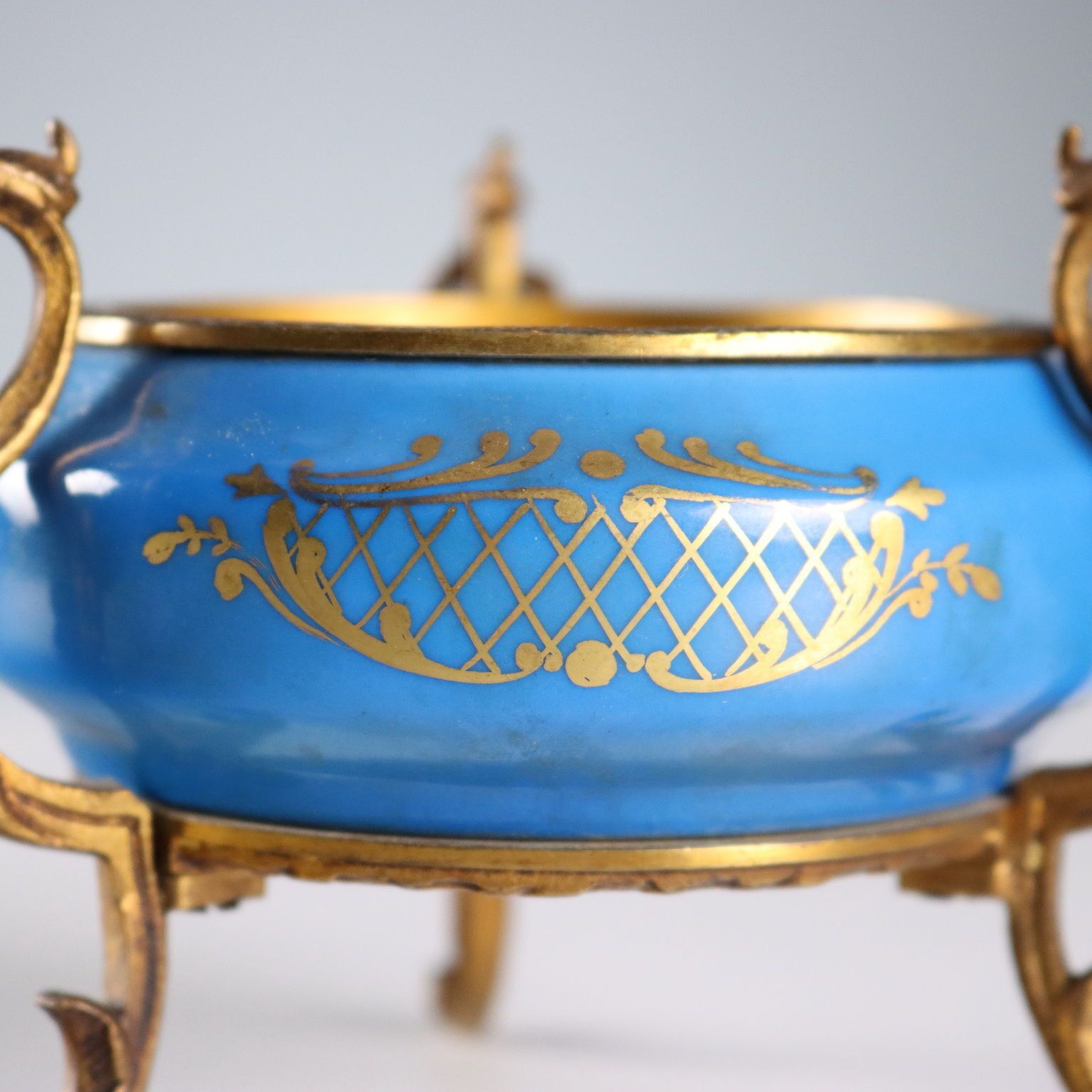 photo furniture Antique Bowl Porcelain Sèvres Man. France Early XX Century