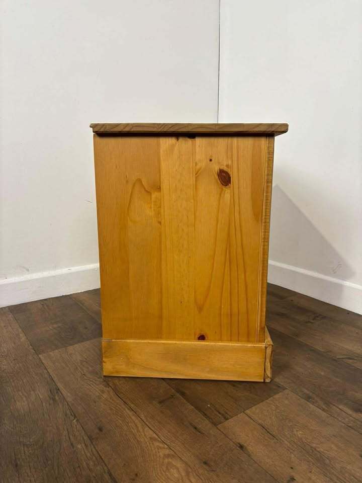 Mexican Pine Three Drawer Bedside Chest photo 159.0