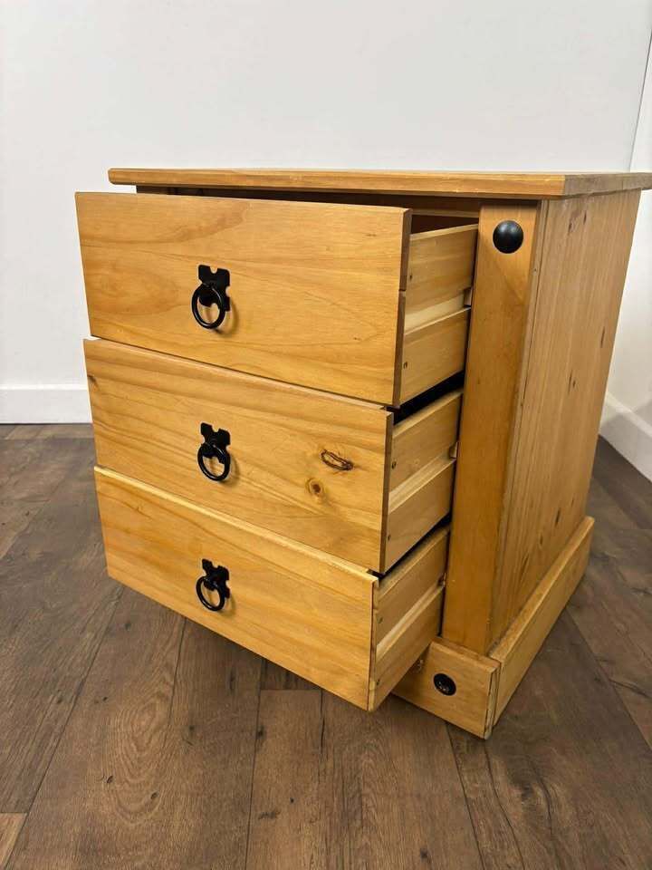Mexican Pine Three Drawer Bedside Chest photo vinterior