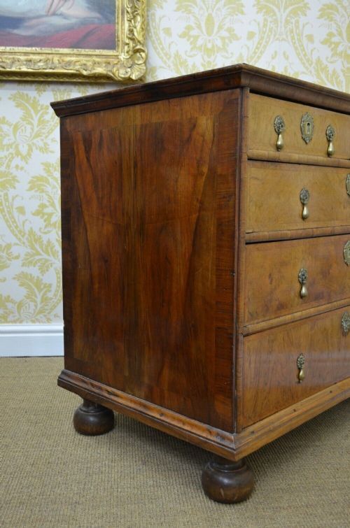 Early 18th Century Walnut Chest Of Drawers photo vinterior