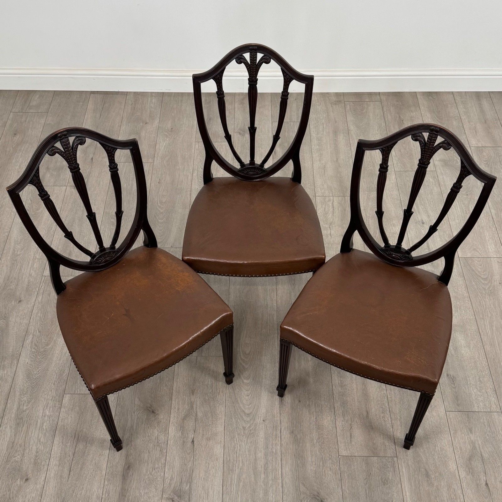 photo furniture Antique 18th Century Set Of 6 Dining Chairs In Mahogany