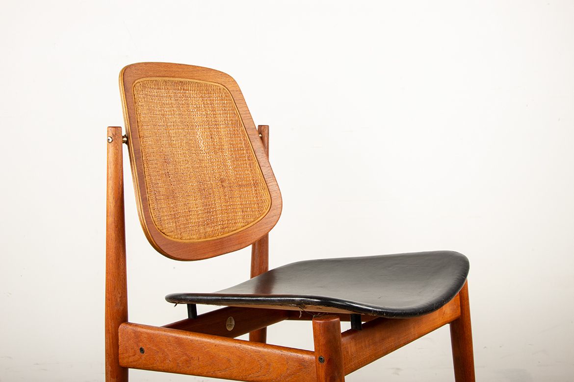 6000.0 Ensemble de 6 chaises danoises en teck, cannage et cuir, modèle FD 187, par Arne Vodder pour France & Son, 1956. photo