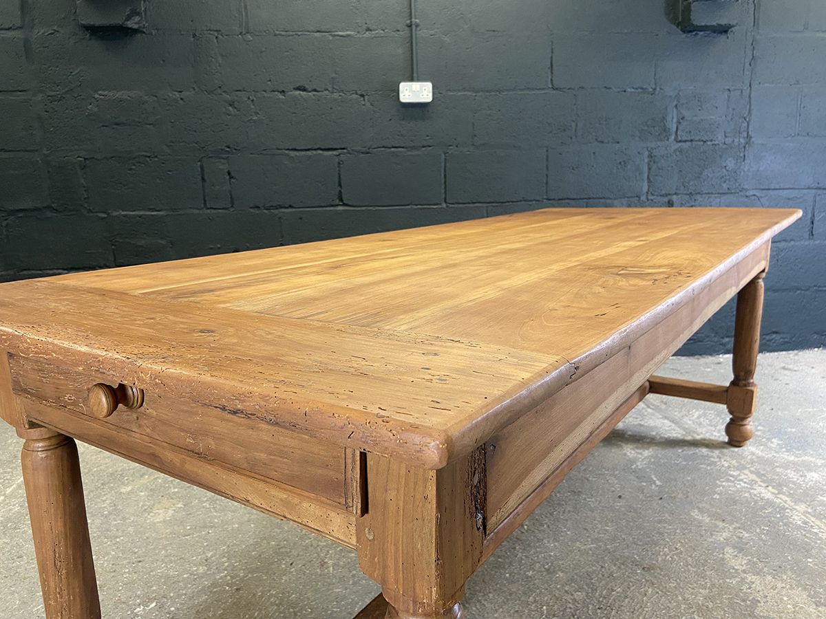 photo vintage Large Antique French Cherry Farmhouse Dining Table