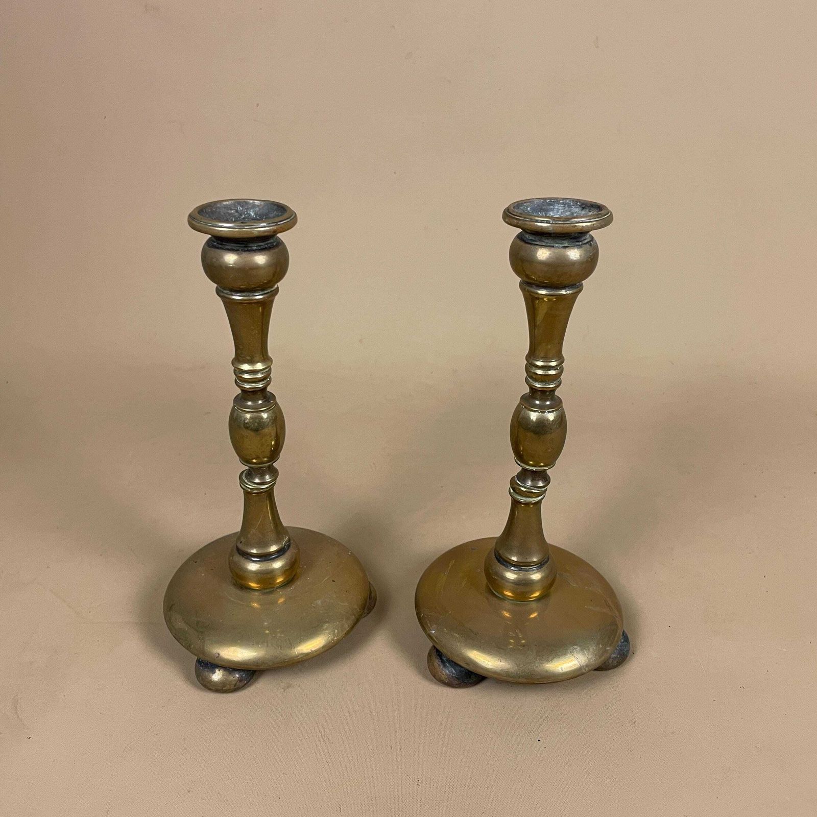 photo for sale Antique Matching Pair Of Gold Brass Metal Candlestick Candle Stick Vintage Column Taper Dinner Candlesticks Round Base 3 Ball Feet Set