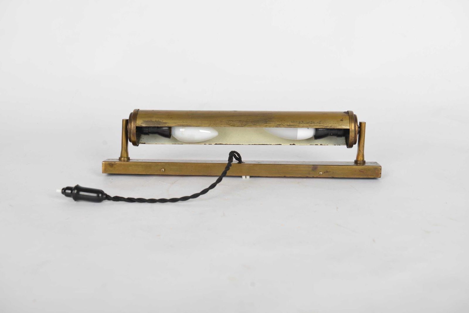 Bauhaus Functionalist Brass Wall Lamp, 1930s Modernist Wall Light In Brass, Bauhaus Scone Art Deco Scone photo for sale