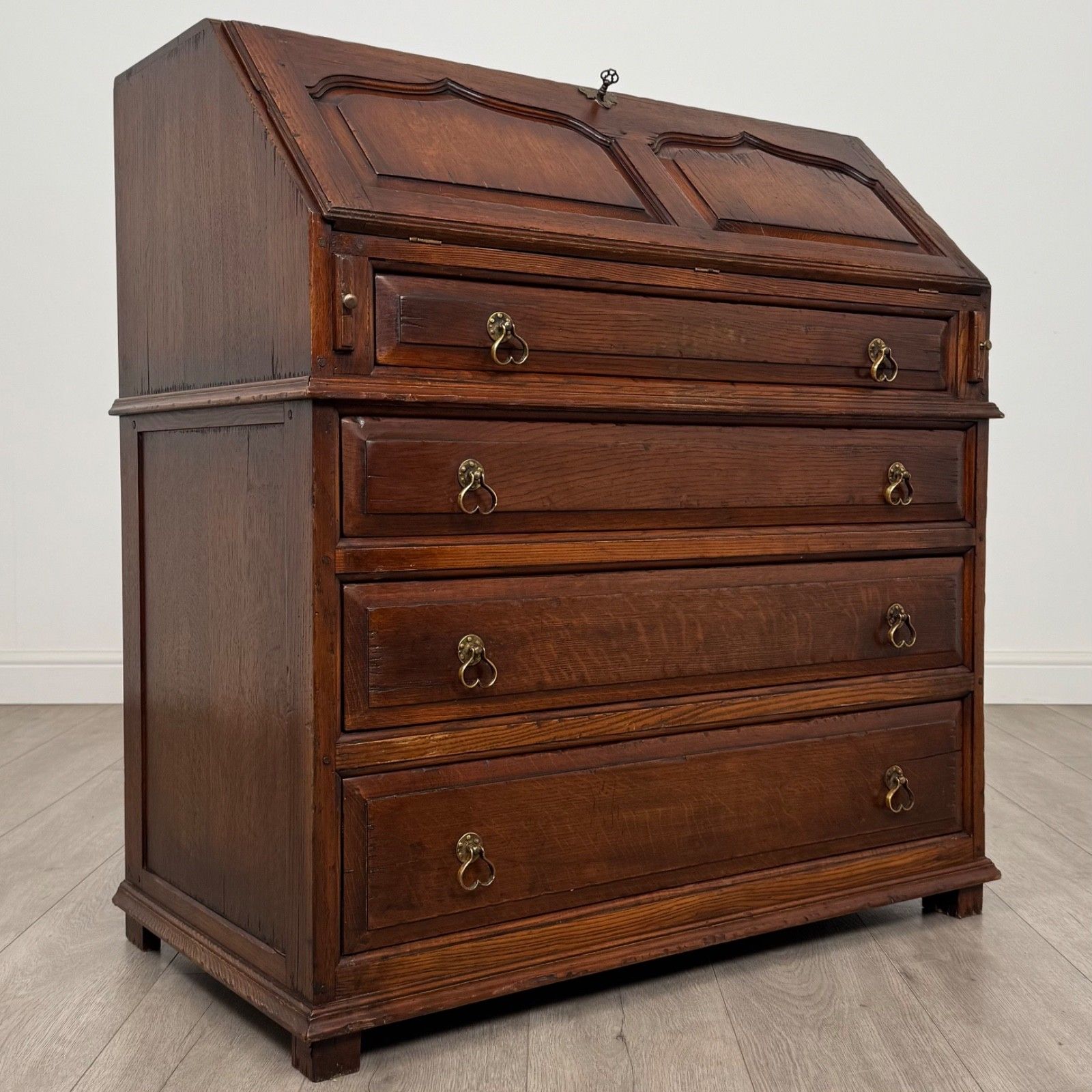 photo furniture Antique 20th Century Fine Quality Bureau In Oak
