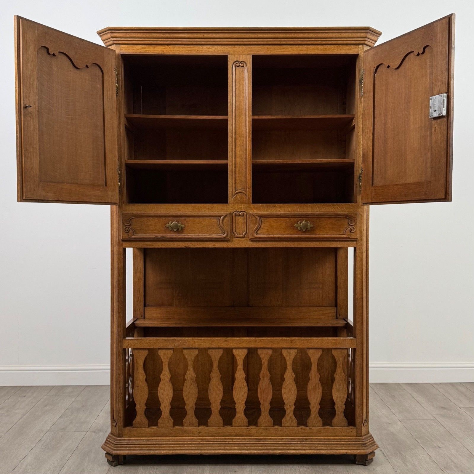 Antique 20th Century Fine Quality French Cupboard In Oak photo furniture