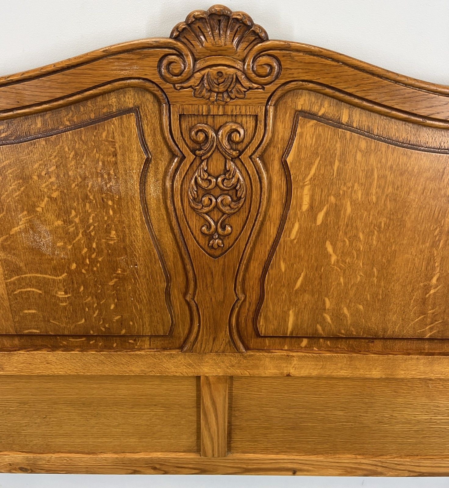 photo furniture Bed Vintage French Louis XVI Double Bed Frame Oak Carved Headboard Lot 4625