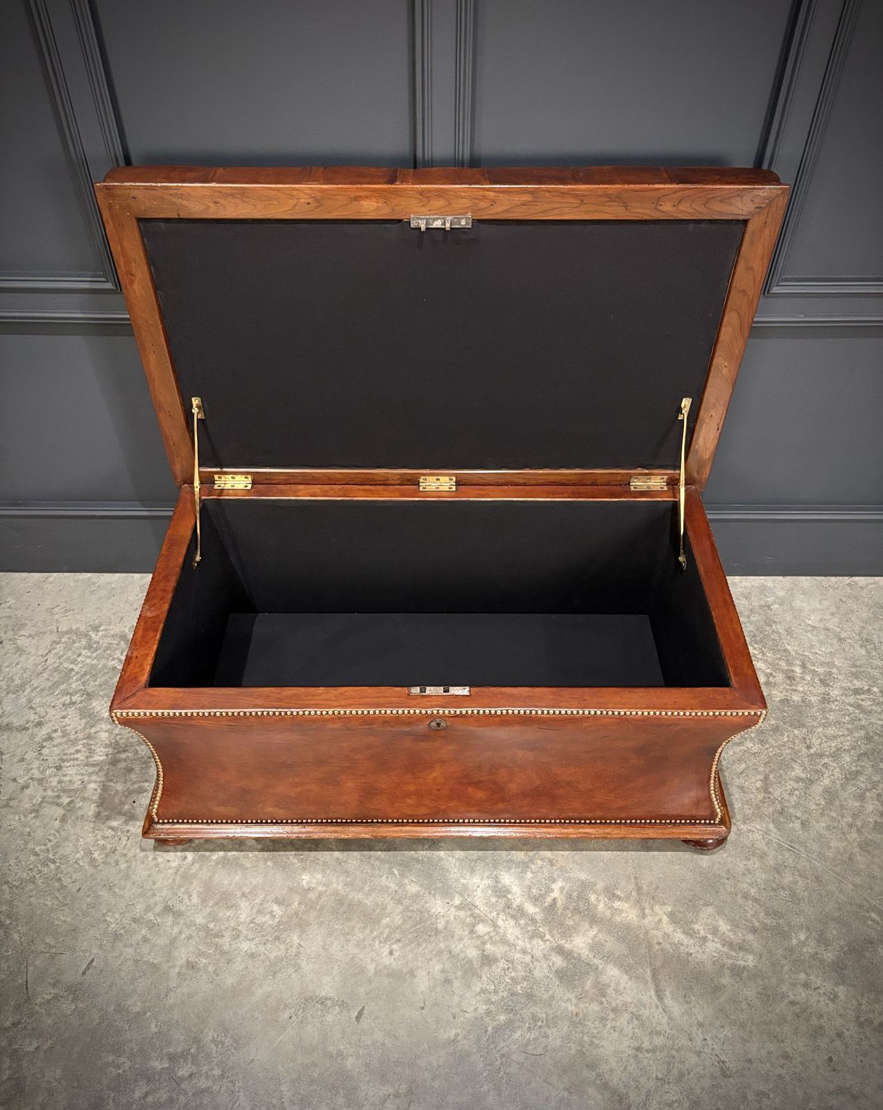 Large Regency Leather Ottoman photo Furniture