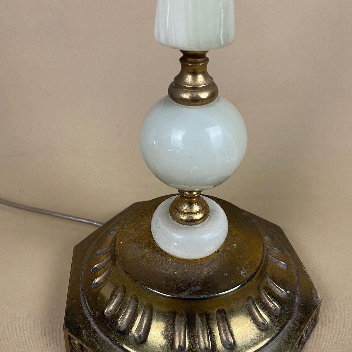 Antique Vintage Marble Stone Lamp Green Light Table Bedside Desk Lamp Colours Natural Patterns Ornate Octagon Base Onyx Brass Metal Gold photo vinterior