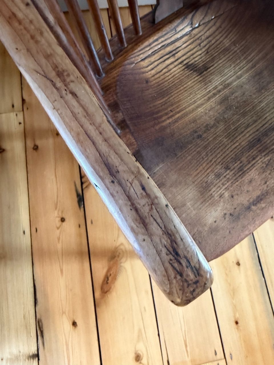 Early 19th Century Yew & Elm Windsor Chair photo furniture