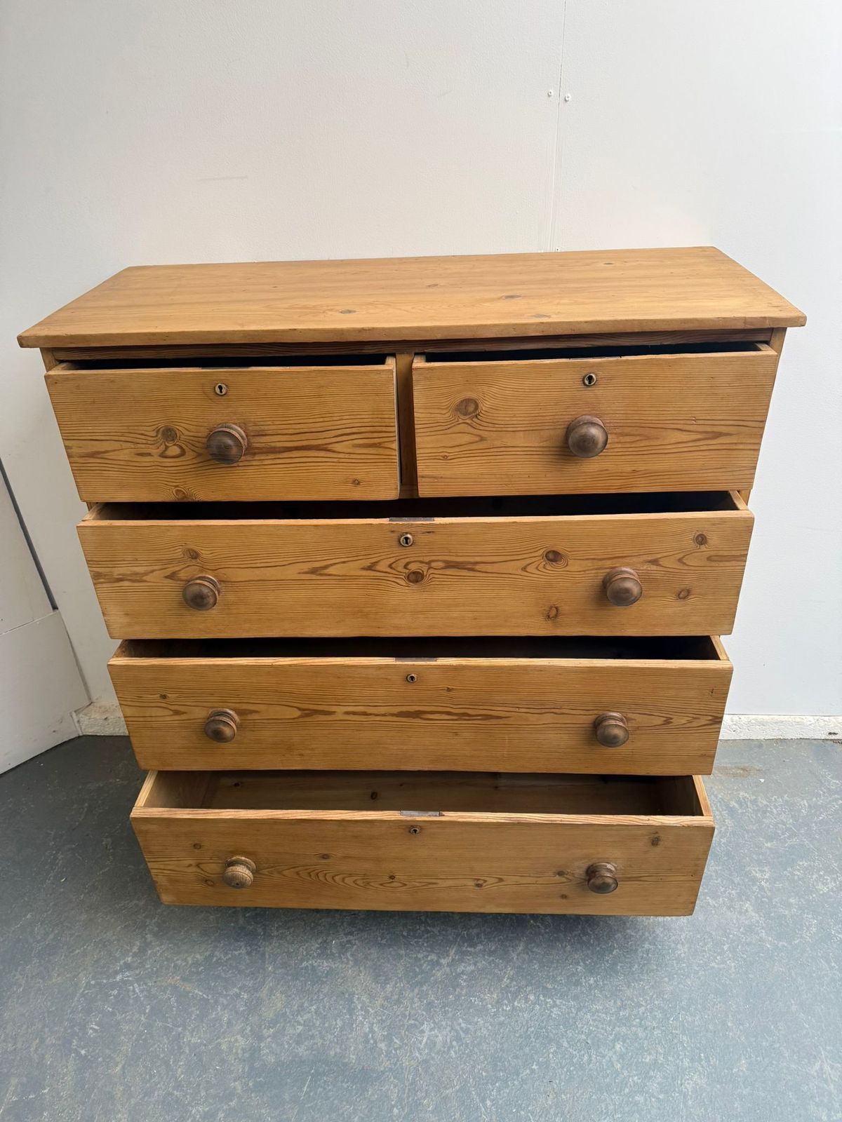 A Superb Tall & Narrow Waxed Georgian Pine 5 Drawer Chest Of Drawers photo for sale