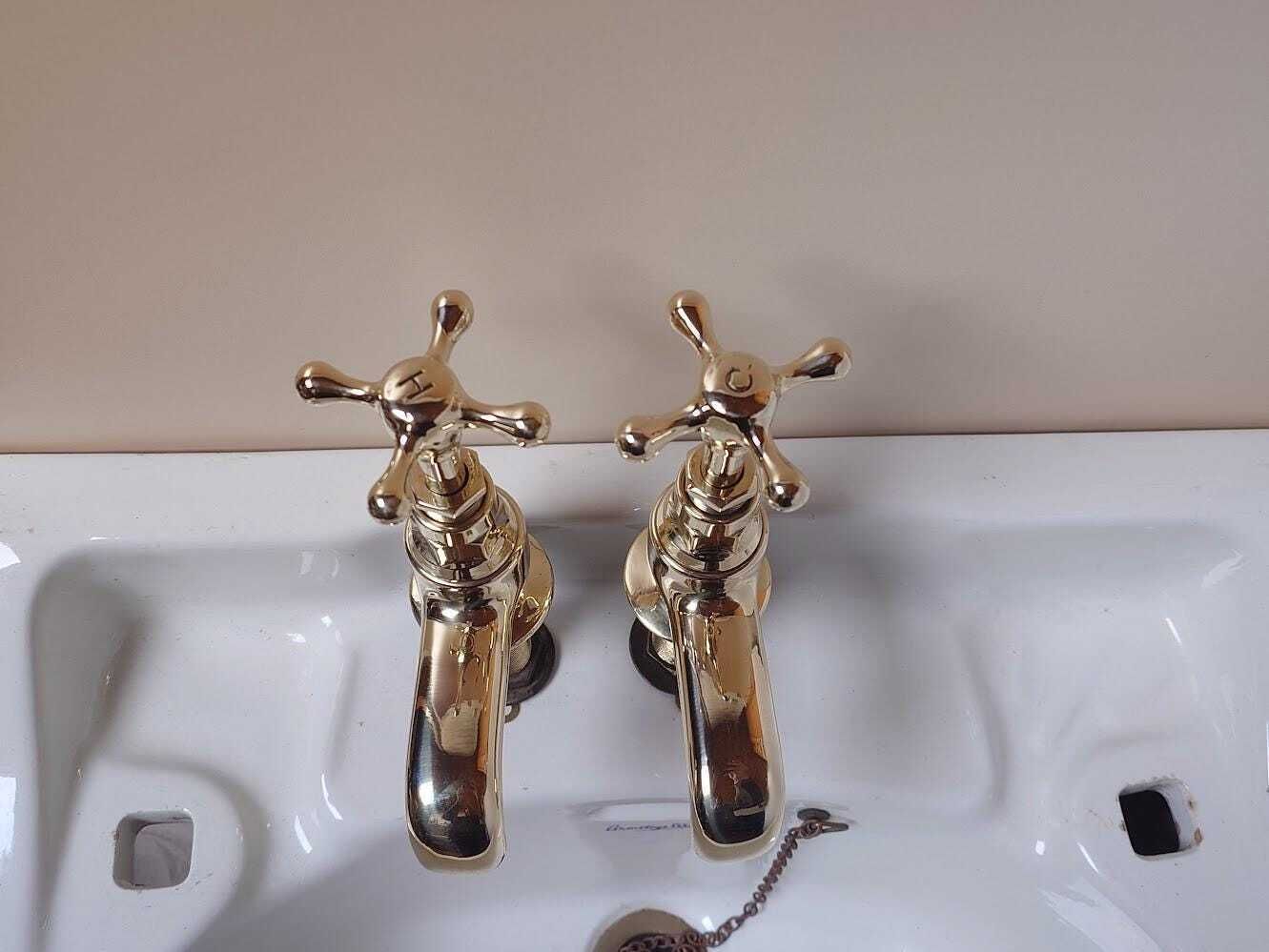 Polished Brass Bath Taps: 1930s Period Faucets, Overhauled & Ready To Fit photo vinterior