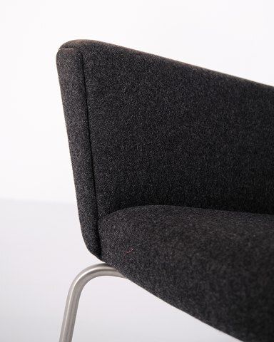 photo furniture Wingchair – Hans J. Wegner – Model Ch445 – Carl Hansen & Søn – Gray Hallingdal – With Stool