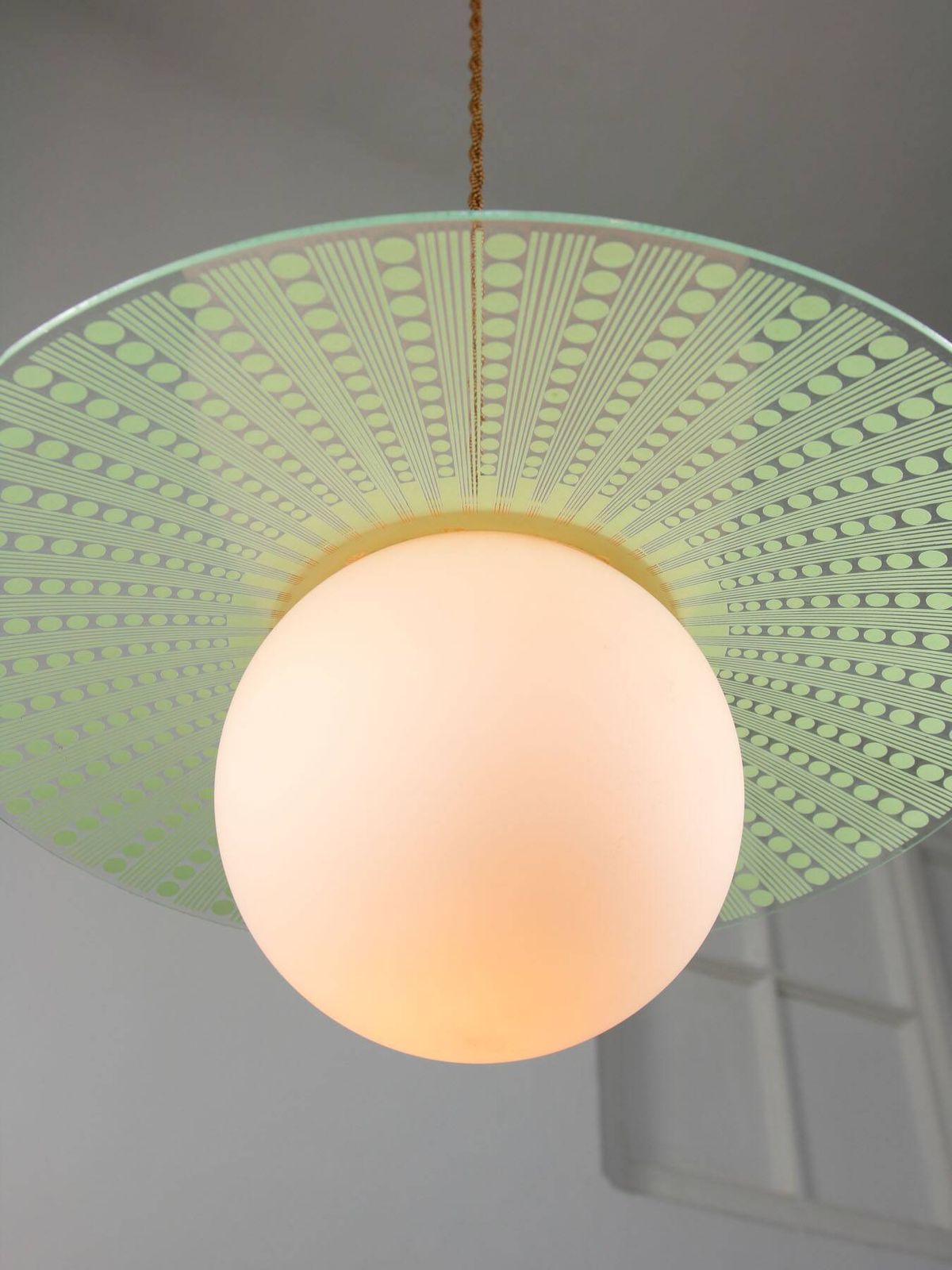 photo vintage Mid Century Italian Angel Pendant Lamp In Brass And Opaline Glass