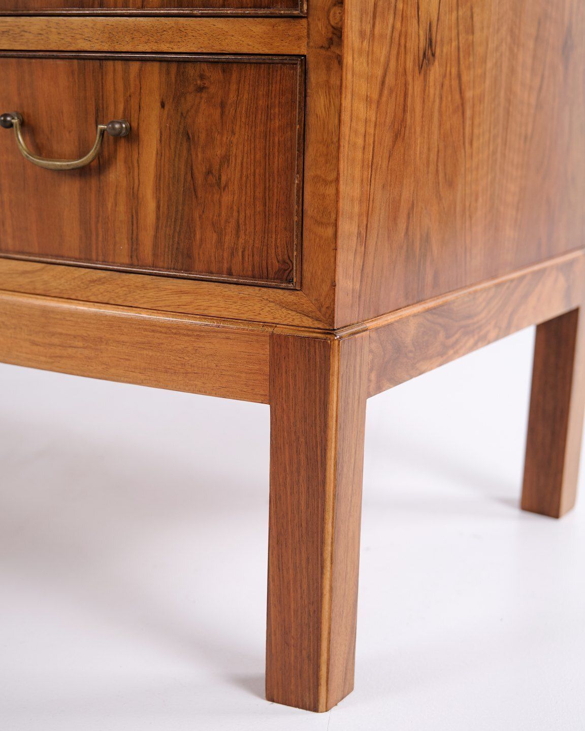 photo furniture Ole Wanscher – Chest Of Drawers – Walnut & Brass – 1940s