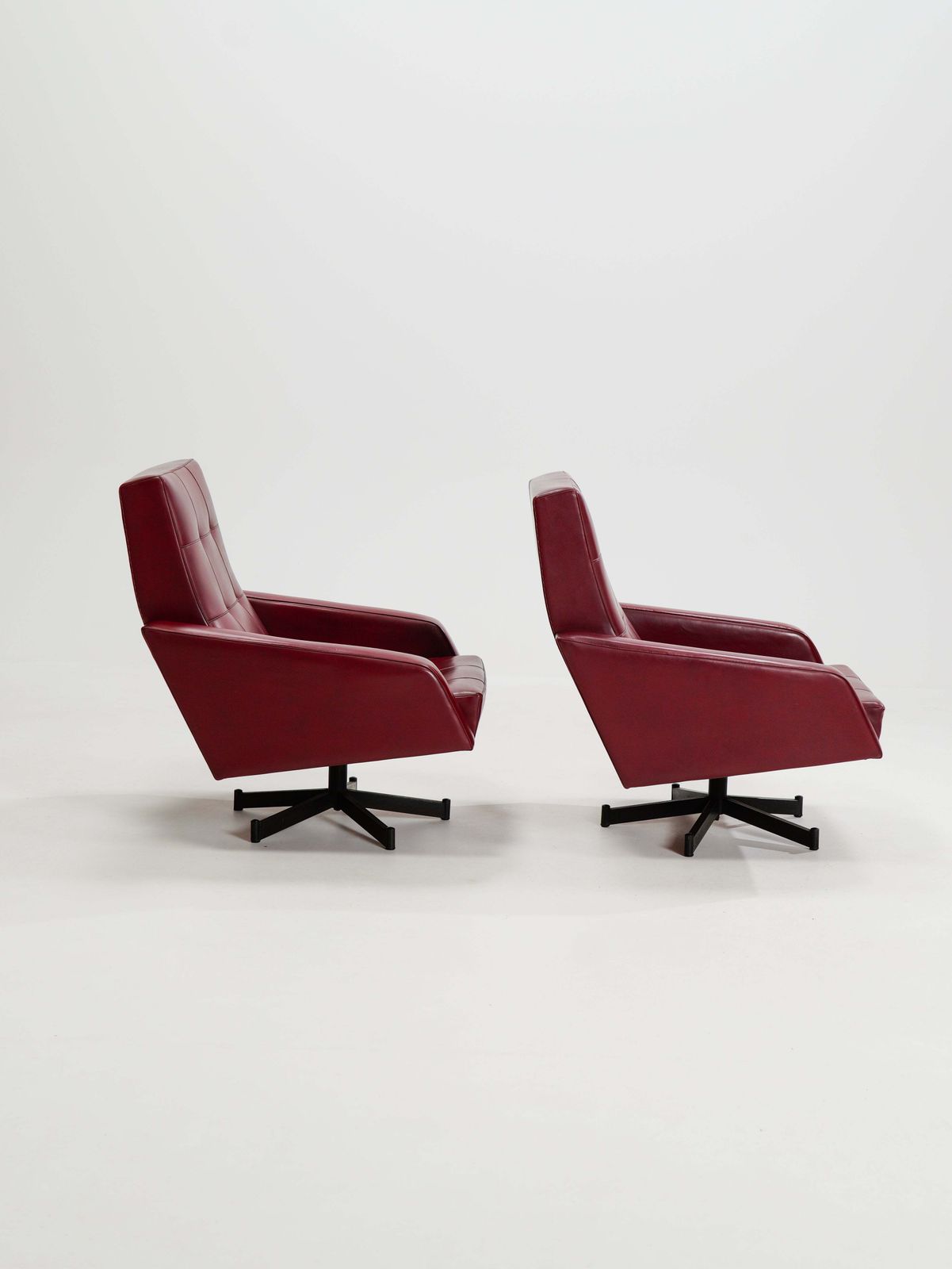 Pair Of Vintage Lounge Armchairs Red Skai Rockabilly Chairs, 50s photo furniture