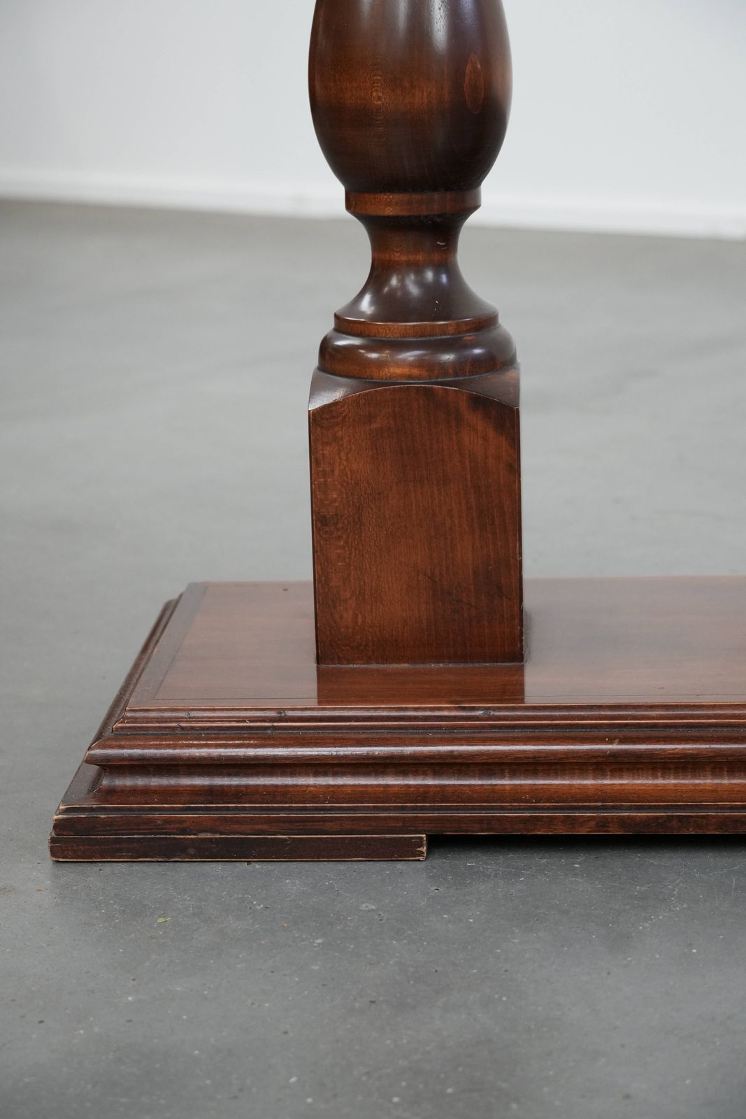 Meubels Stijlvolle En Elegante Klassieke Sidetafel/Balustrade/Halconsole Uit De 20e Eeuw photo