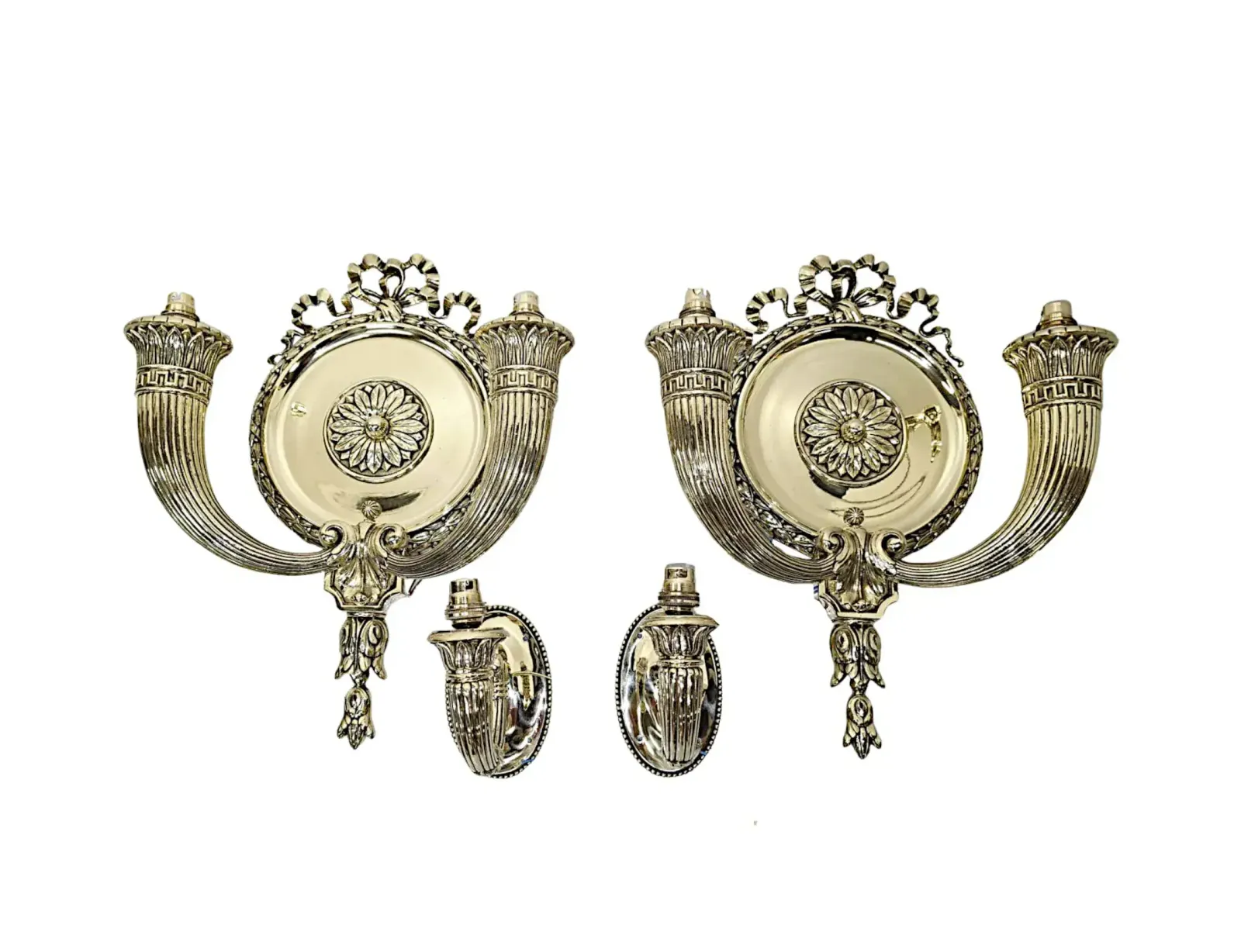 A Very Rare Pair Of Early 20th Century Brass Wall Lights And A Pair Of Matching Smaller Wall Lights