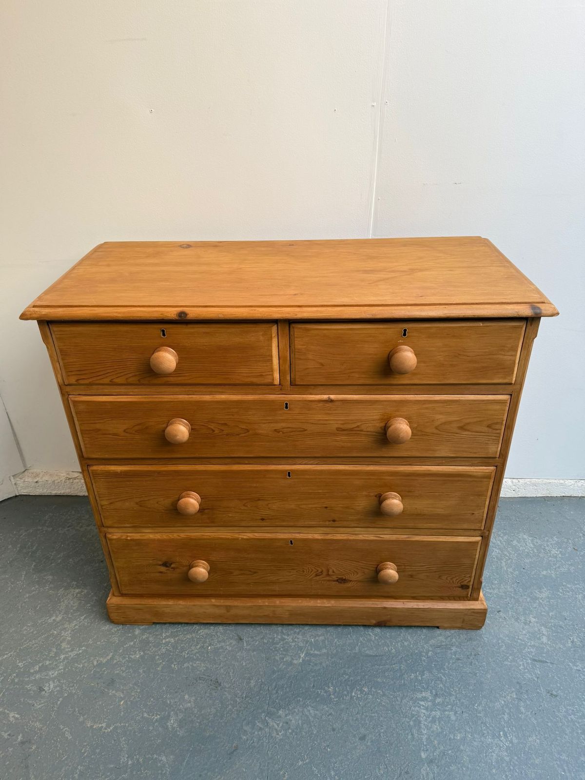 A Cracking Arts & Crafts Waxed Pine 5 Drawer Chest Of Drawers photo Furniture