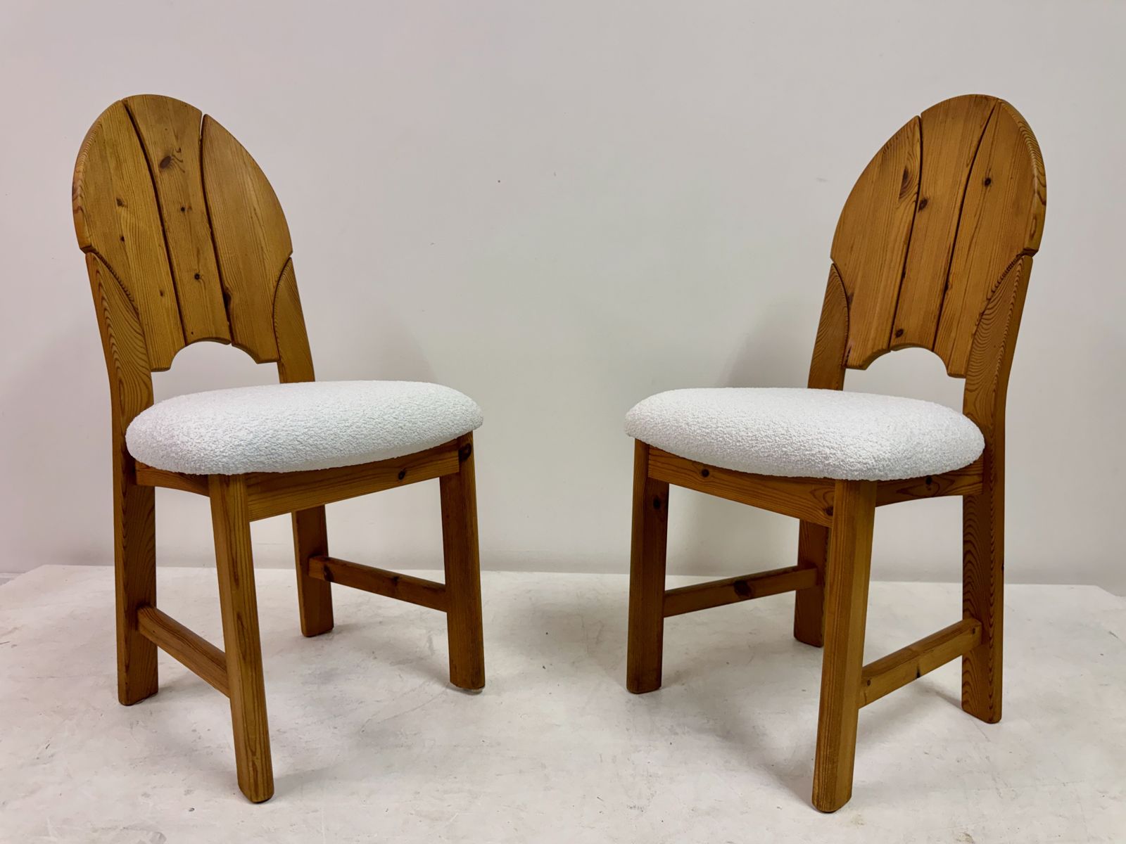 1895.0 Set Of Six Pine And Boucle Scandianavian Dining Chairs photo