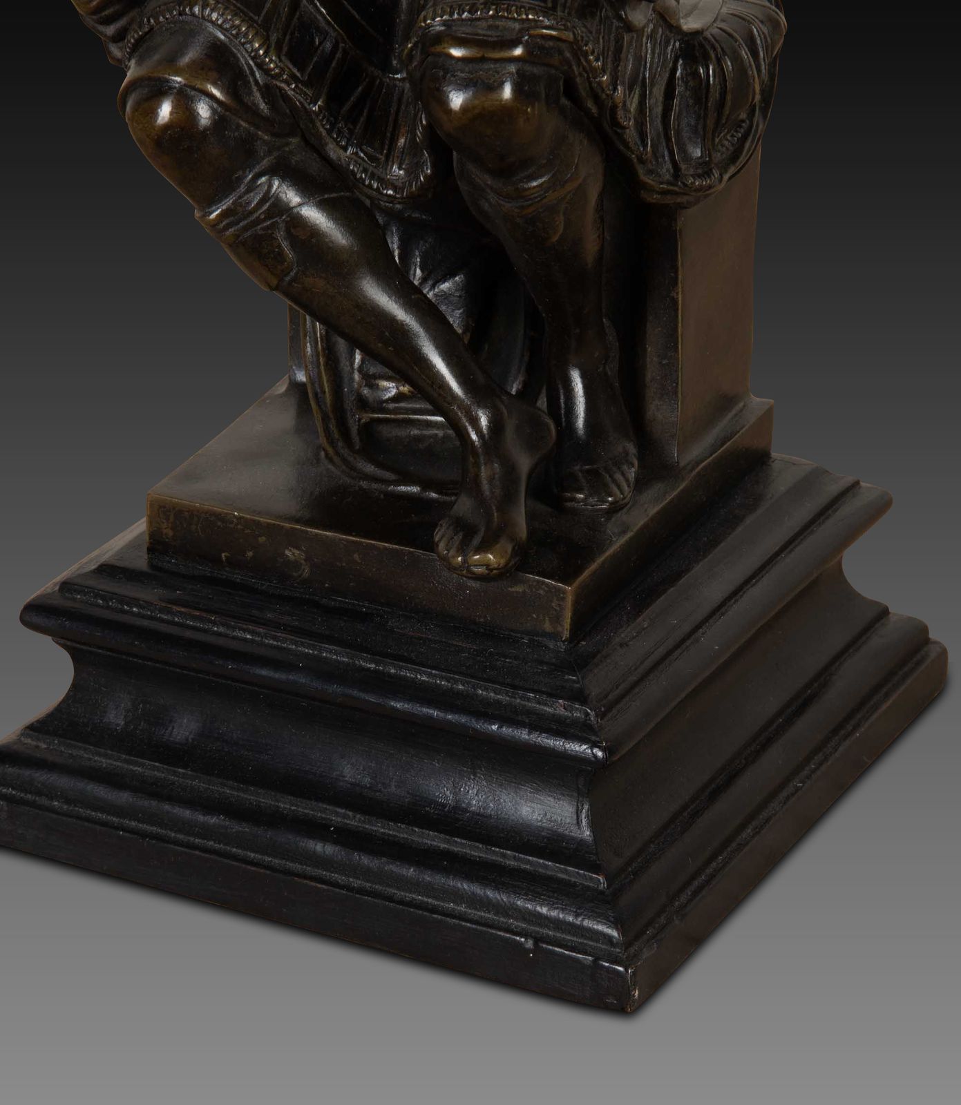 photo furniture 19th Century French Bronze Figure Of The Seated Lorenzo De Medici