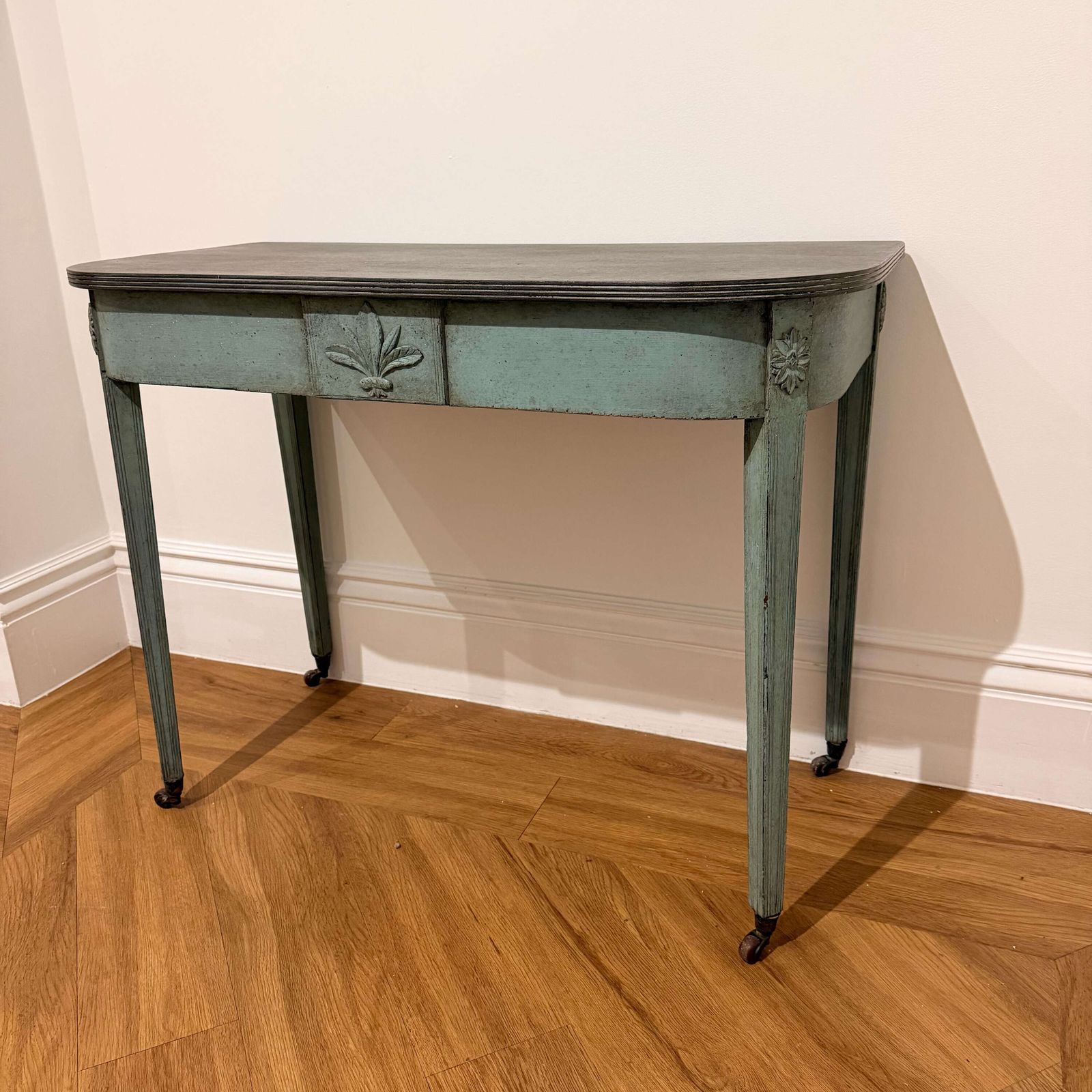 Later Painted Neoclassical Console Table With Carved Crest And Tapered Legs photo Furniture