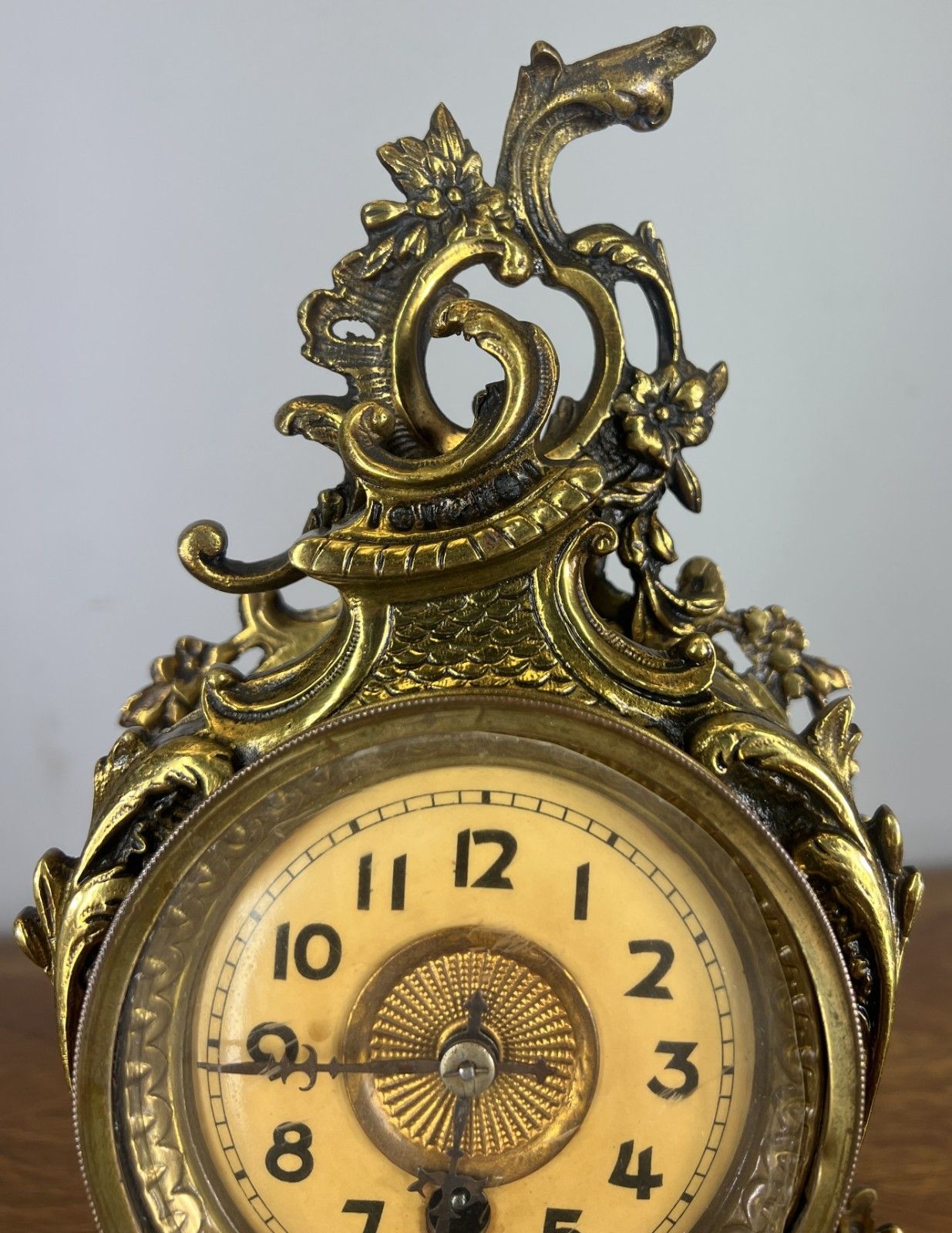 Clock Vintage French Style Brass Decorative Mantel Clock Ornate Case Lot 4655 photo for sale