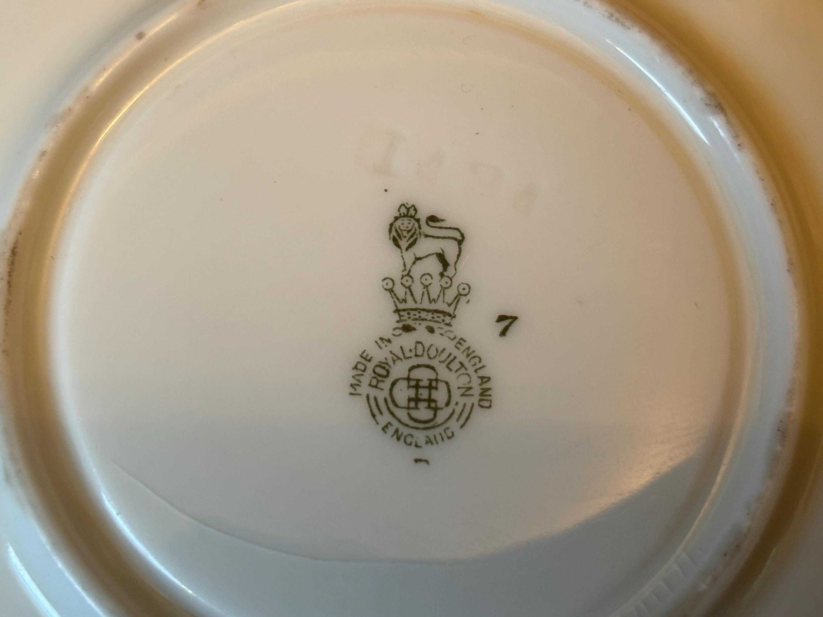 Royal Doulton Art Deco Hand Painted Demitasse Cups & Saucers Gilt Floral Pattern photo vinterior