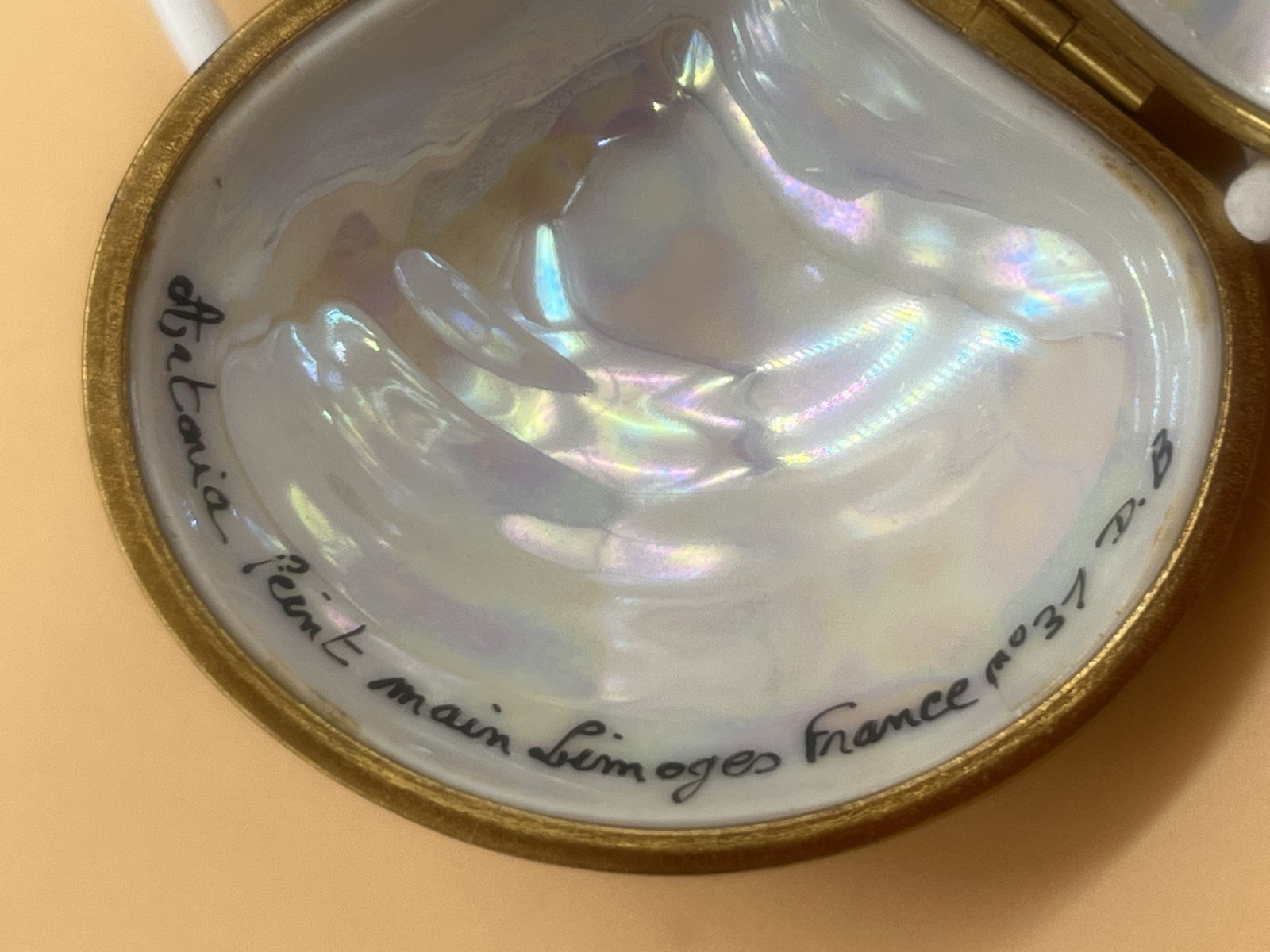Artoria Limoges Porcelain France Venus Clam Shell With Luster Design Hand Painted Trinket / Jewelry Box With Clasp Fastener. photo furniture