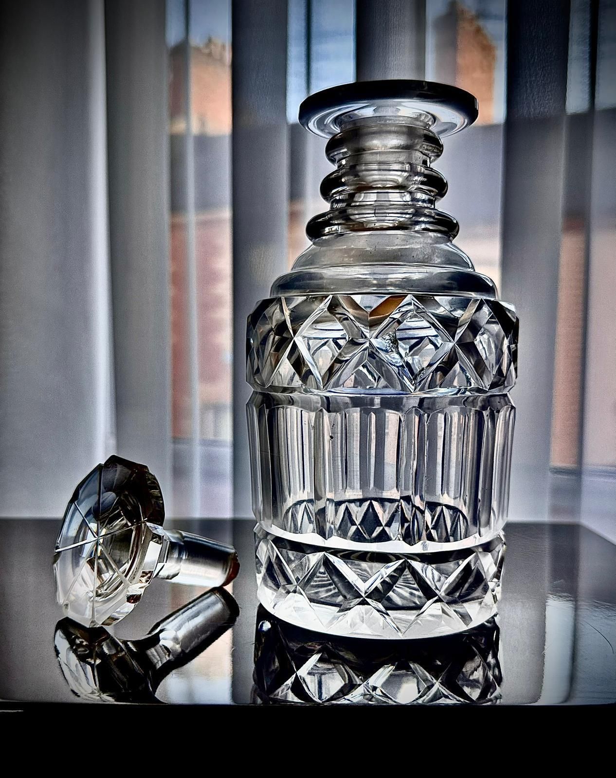 photo furniture Georgian Cut Glass Decanter, England C.1820 – Early 19th Century