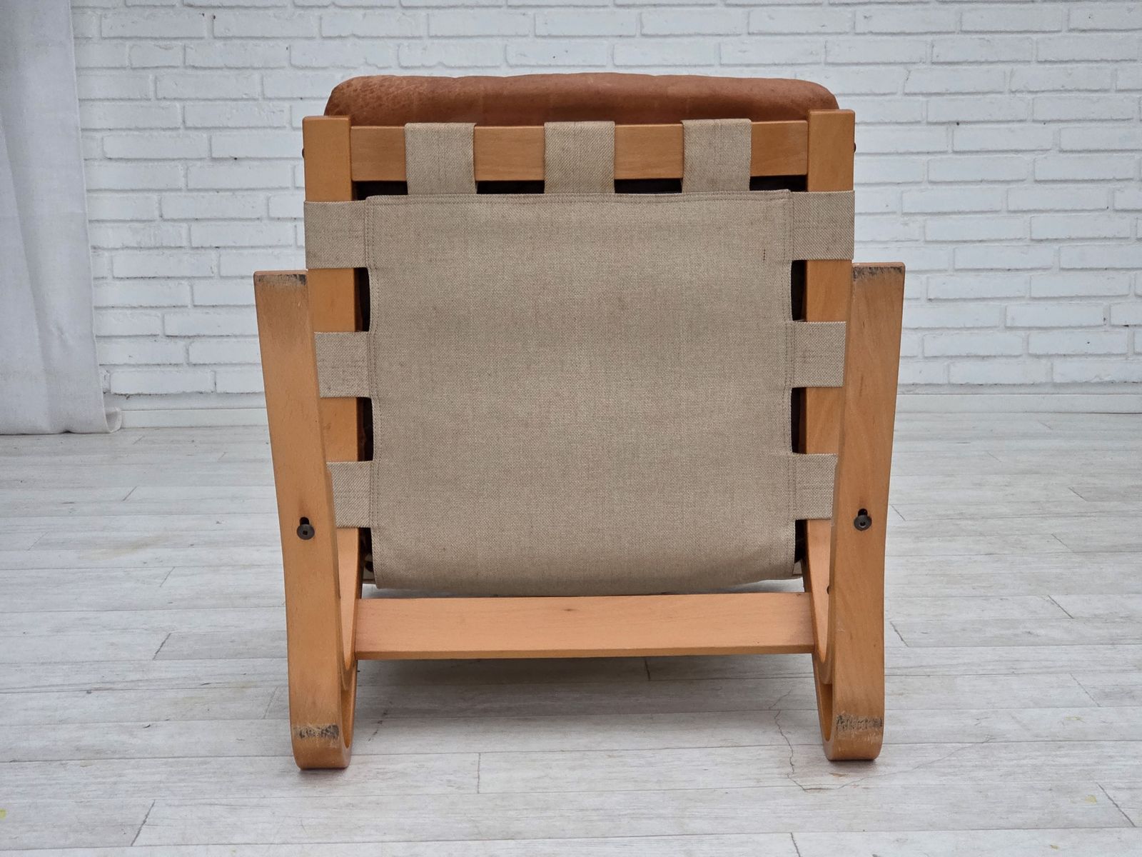 photo furniture Jaren 1970, Noorse Fauteuil, Model "Kengu", Meubelsleder.