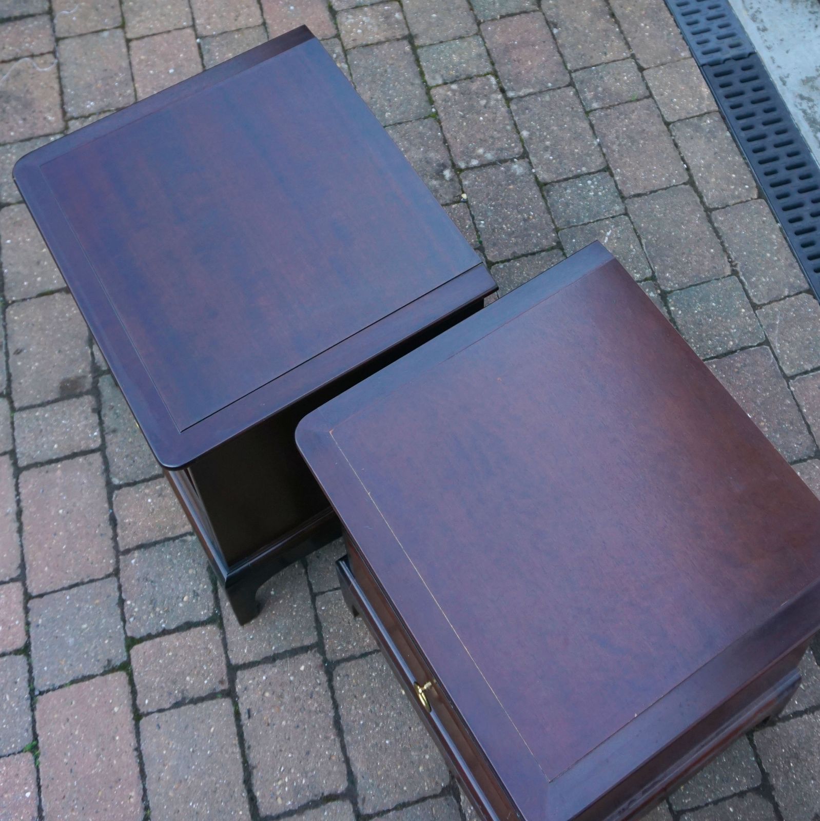 2x Stag Minstrel Pair Bedside Tables Original Rosewood Finish With Cubby & Drawer photo vinterior