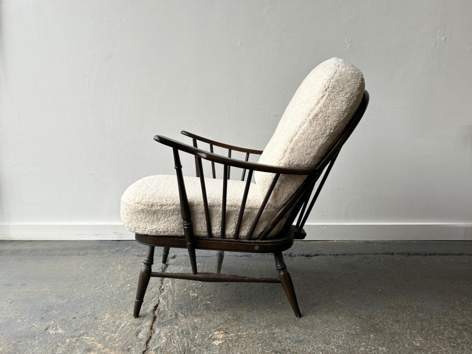 Vintage Mid Century Ercol Model 994 ‘Golden Dawn’ Windsor Armchair photo for sale