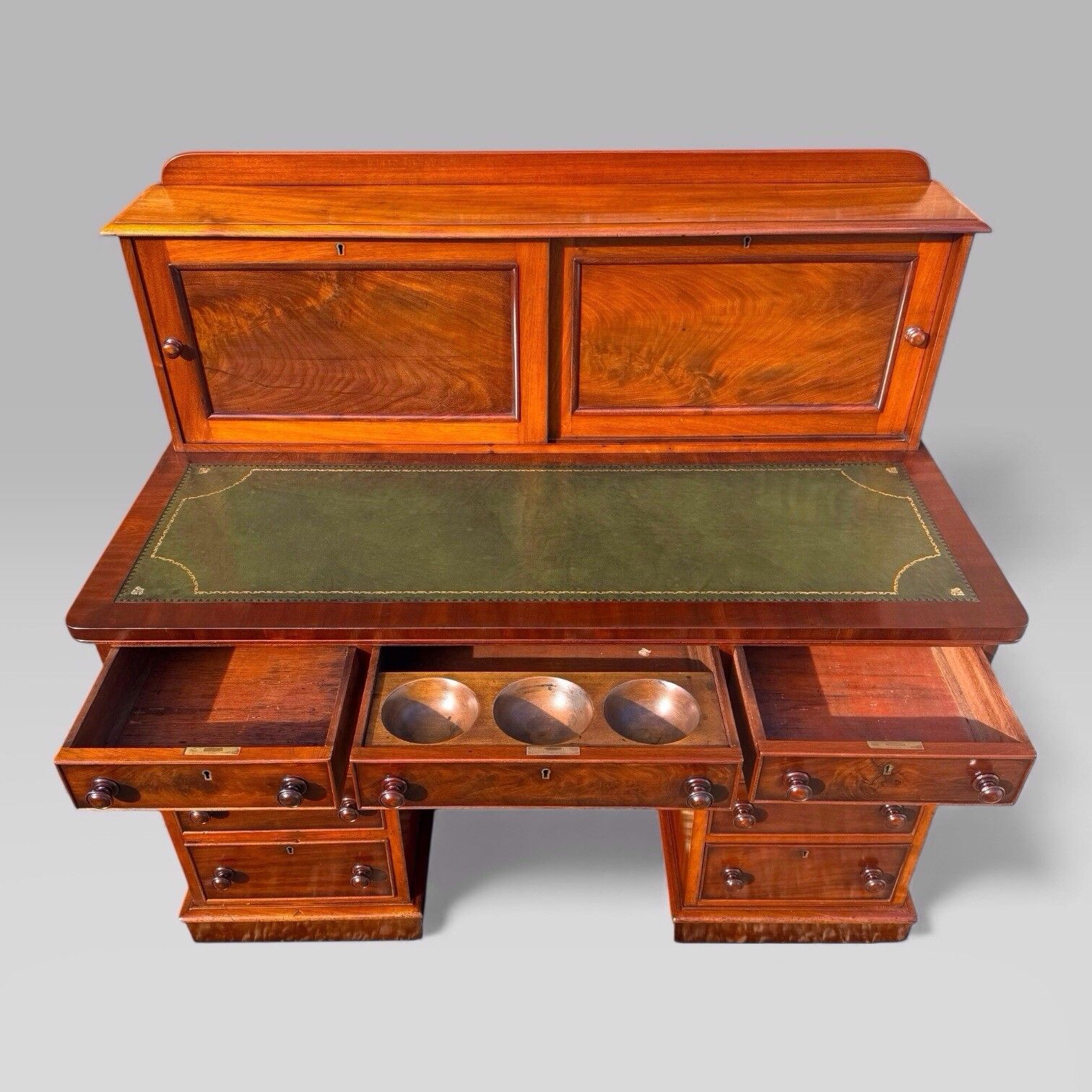 Antique Victorian Mahogany Pedestal Desk – 9 Drawers, Tooled Leather & Cupboard photo vinterior