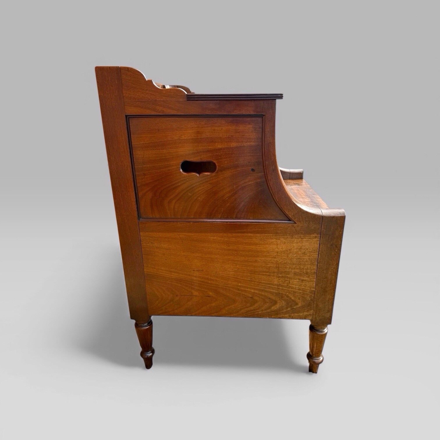 photo vinterior Antique Georgian Gillows Mahogany Bedside Table Cabinet | Pot Cupboard