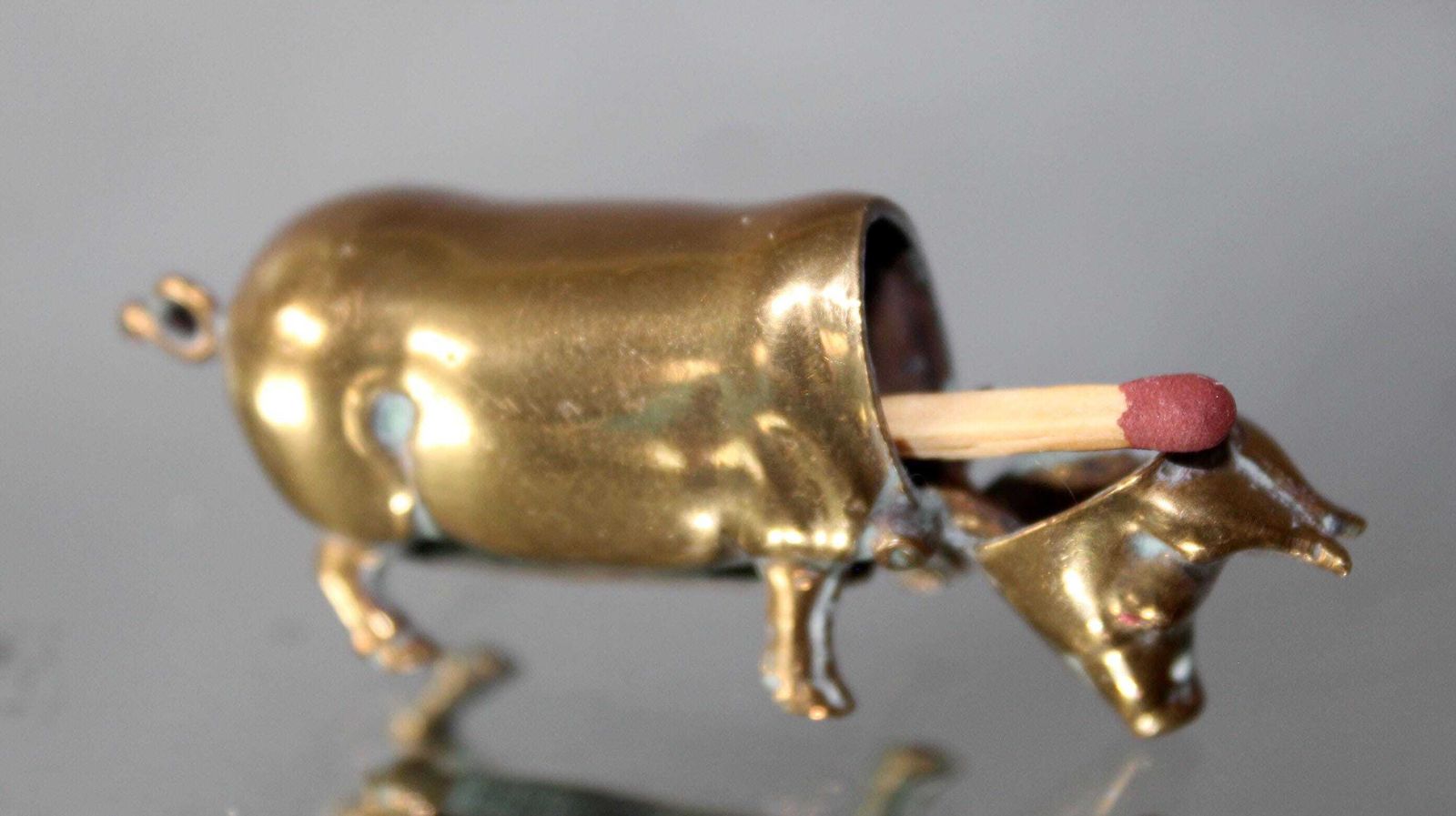 photo furniture Antique Brass Pig Go To Bed Vesta Case, Match Holder, Night Light, British Victorian Novelty, Match Striker, Hinged, 19th Century