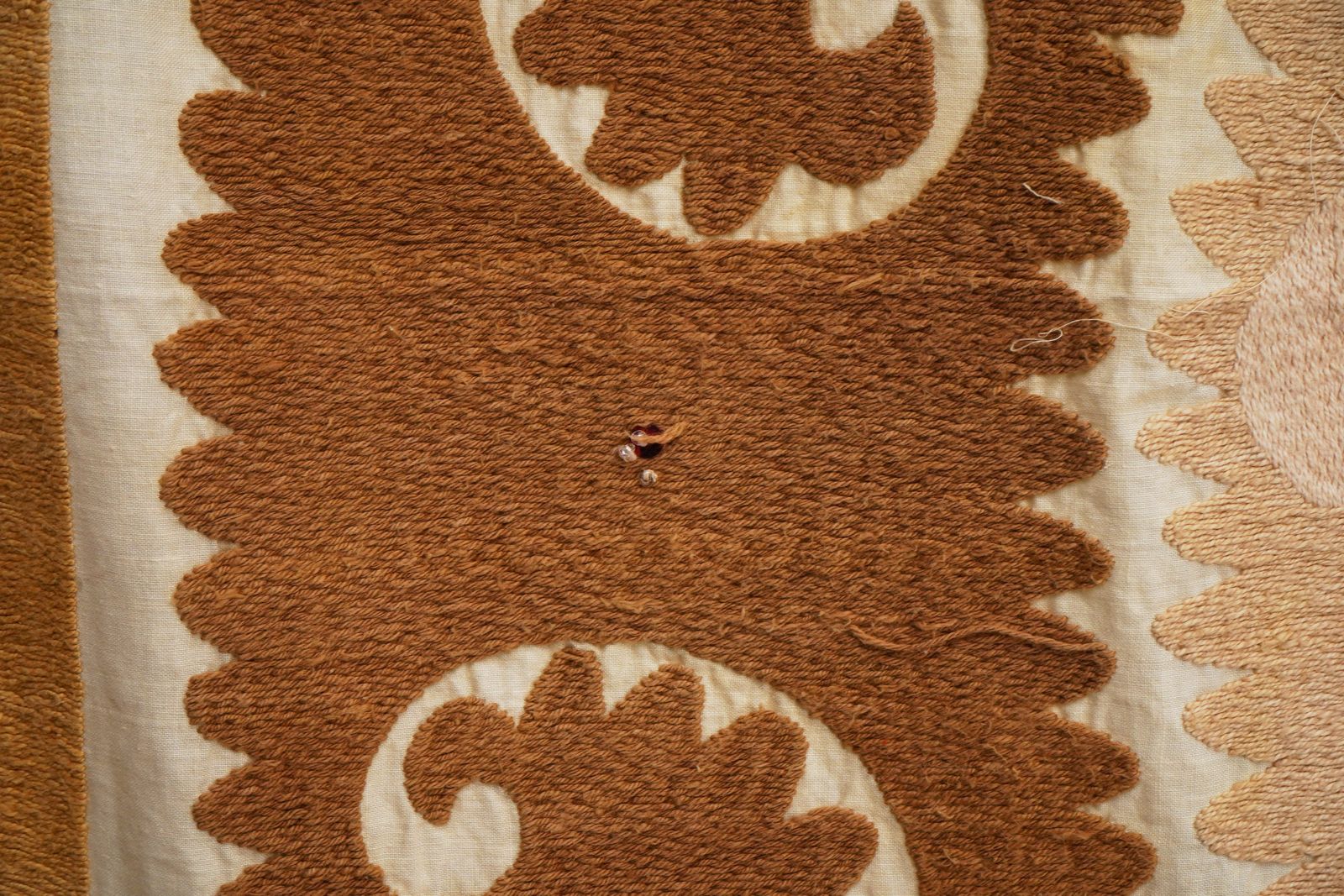 Suzani Wall Hanging Decor   Brown Pink Suzani Table Cloth   Uzbek Embroidery Neutral Textile 4'4'' X 4'4'' photo vinterior