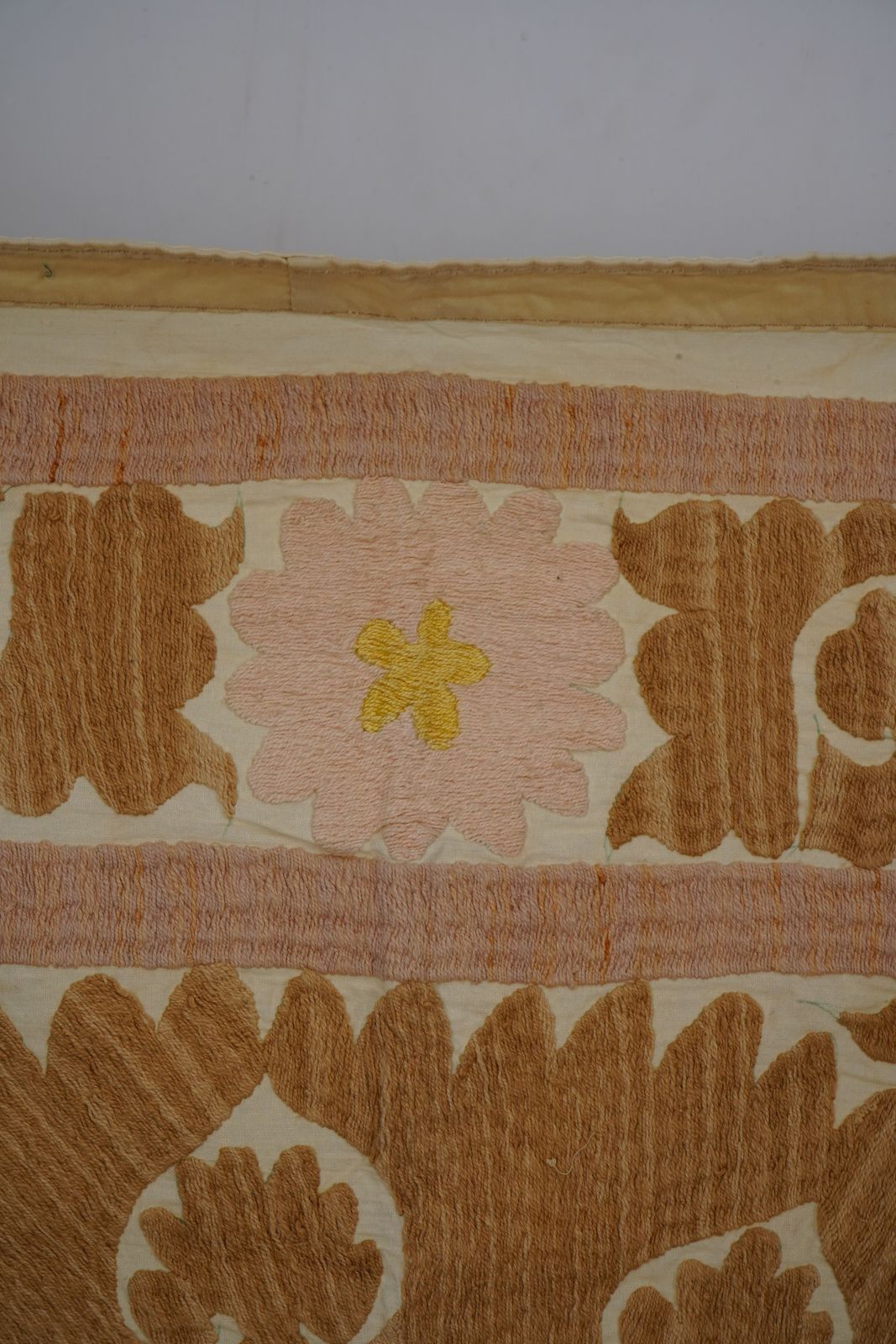 Suzani White Washed Pale Tribal Camel Uzbek Cloth 4'3'' X 4'6'' photo vintage