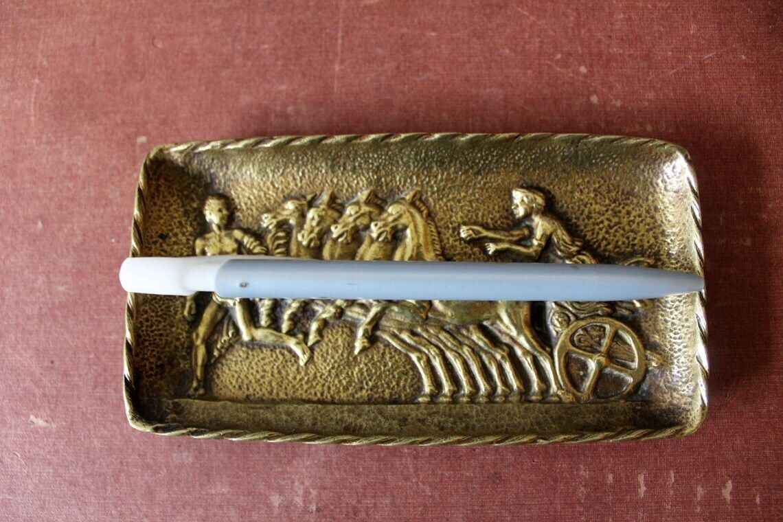 Vintage Frans Bronzen Schaaltje Van Max Le Verrier – Sierschaaltje, Vide Poche, Gesigneerd – Griekse Mythologie, Wagenrace Met Paarden En Hercules photo vinterior