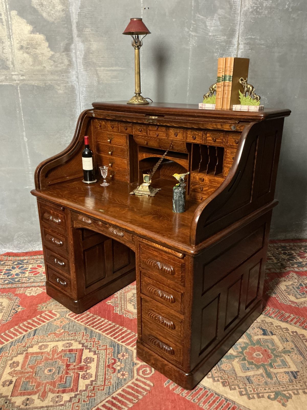 photo vinterior Antique Roll Top Desk, 1900s, Oak