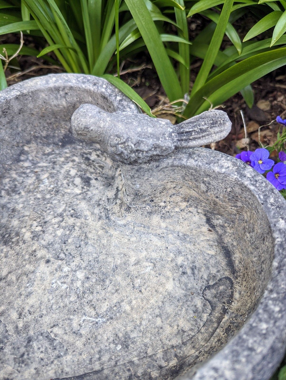 English Stone Vintage Style Birds On Heart Baths Delivery Available 0061. photo 74.0
