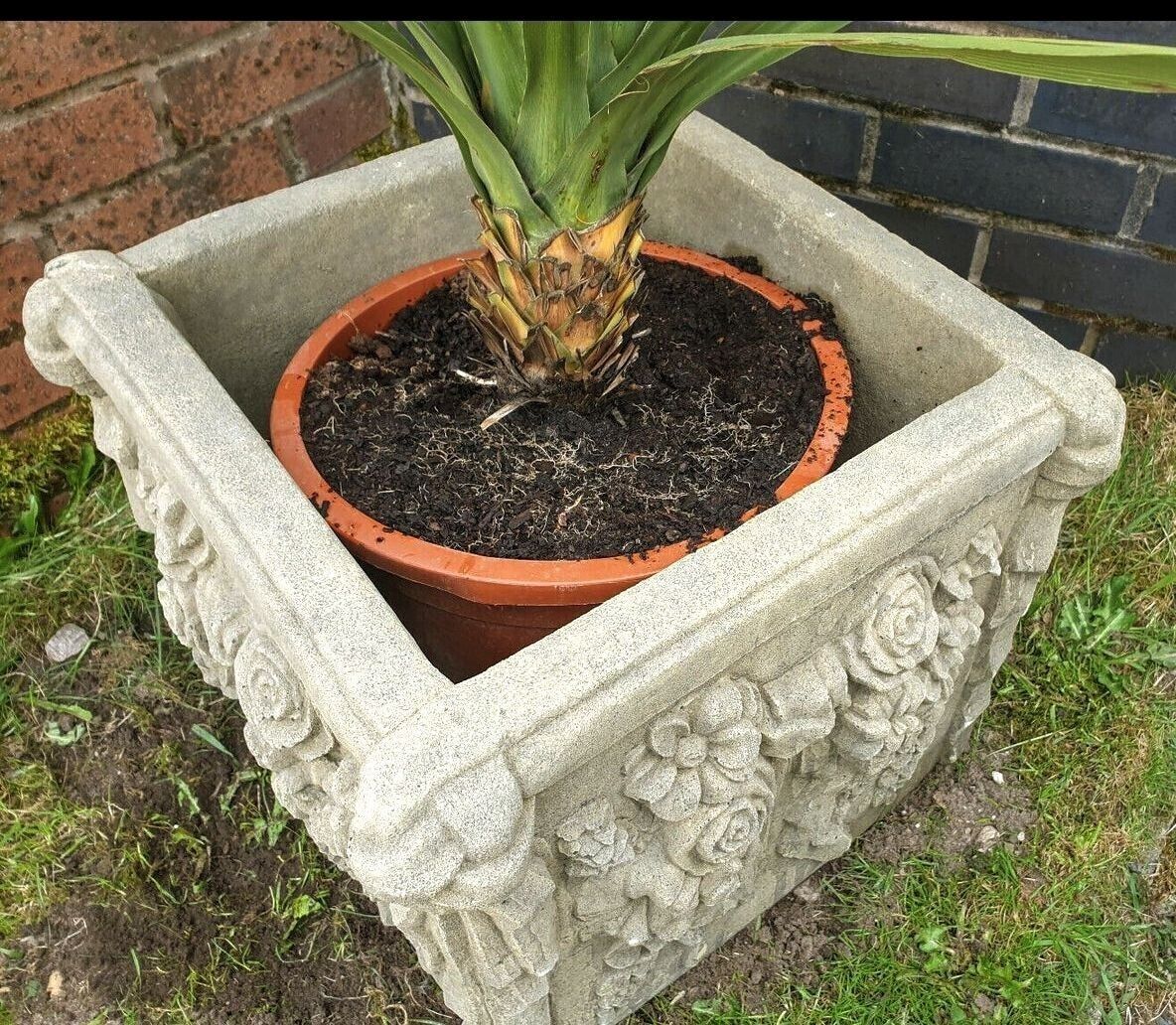 Hadenstone Vintage Style Box Planter Urns English Stone Delivery Available photo 308.0