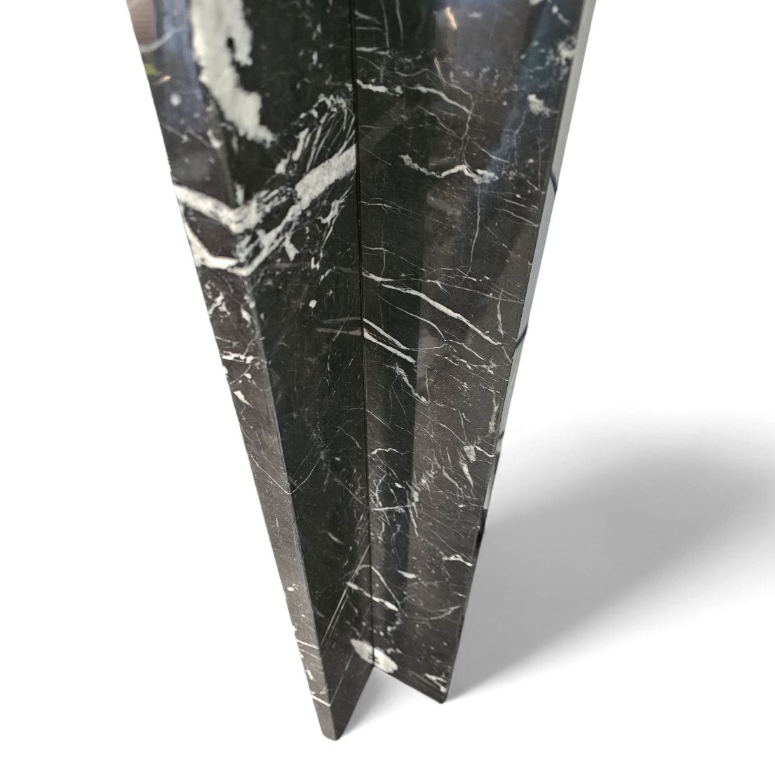 photo furniture Wagneriana Marble Floor Lamp By Lella And Massimo Vignelli / 1980s